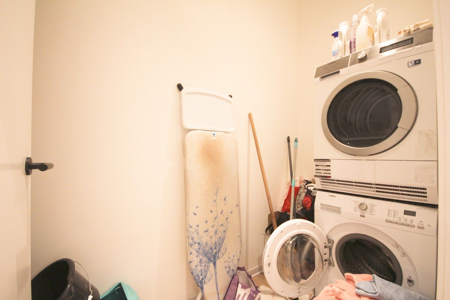 Gelijkvloers appartement met staanplaats en kelder! foto 7