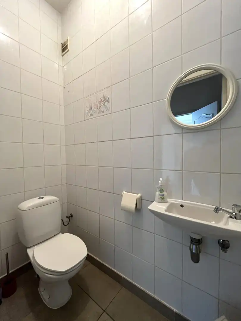 Langemark-Poelkapelle – Ruime hoekwoning met praktijkruimte en 3 garages foto 7