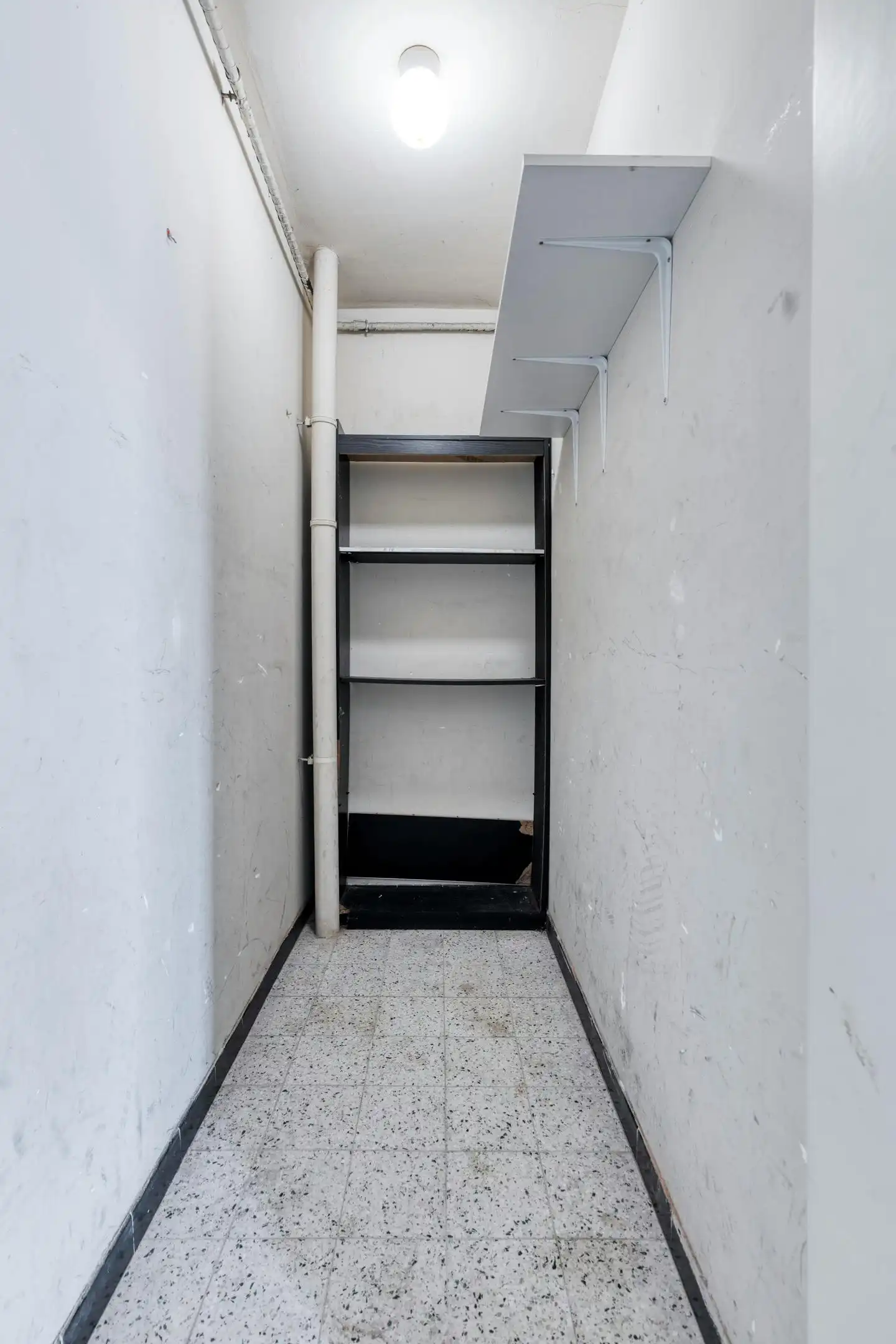 Verzorgd appartement met 2 slaapkamers te koop in Merksem foto 15