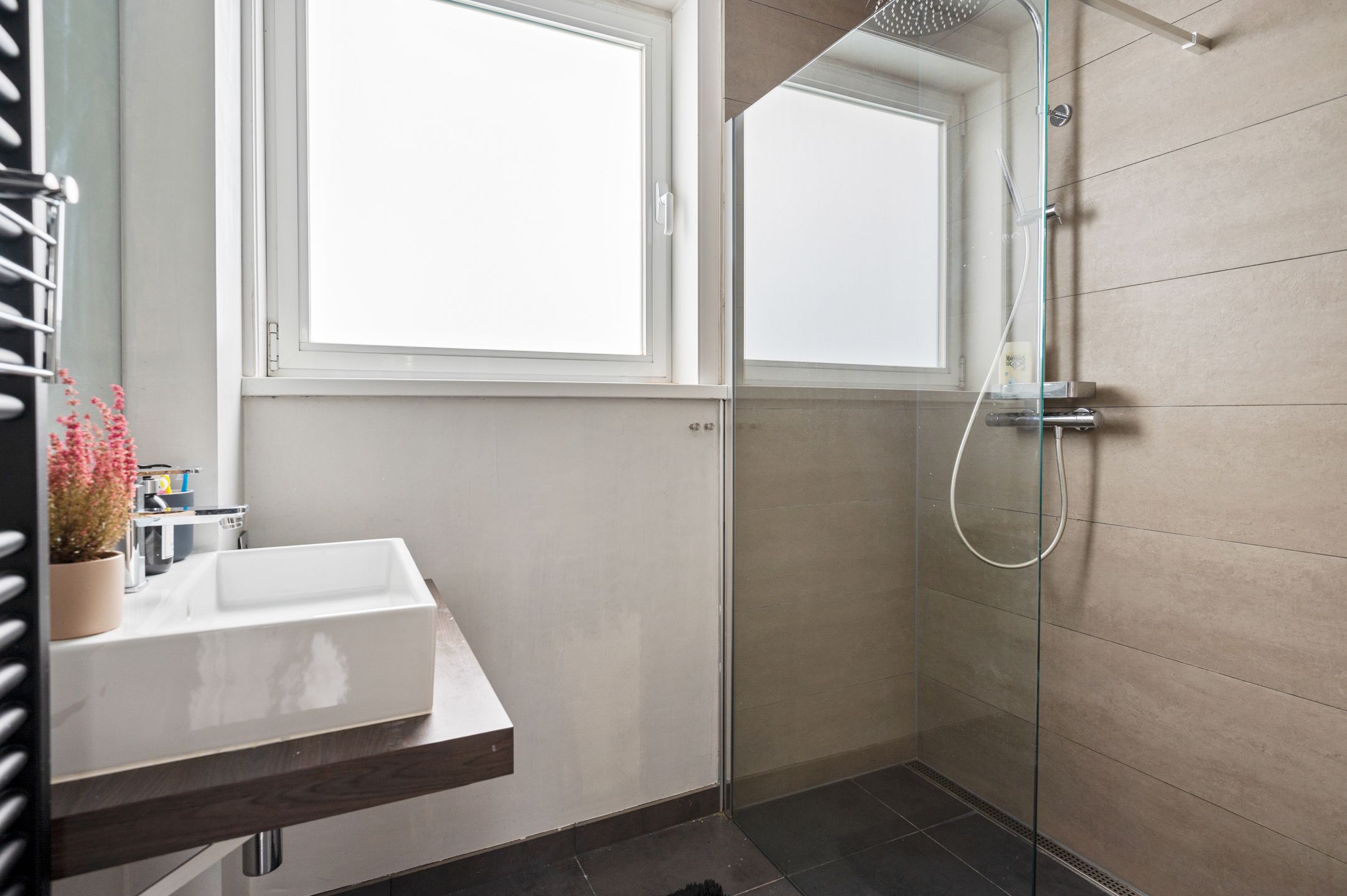 Mooi gerenoveerde woning op toplocatie nabij centrum Kontich foto 16