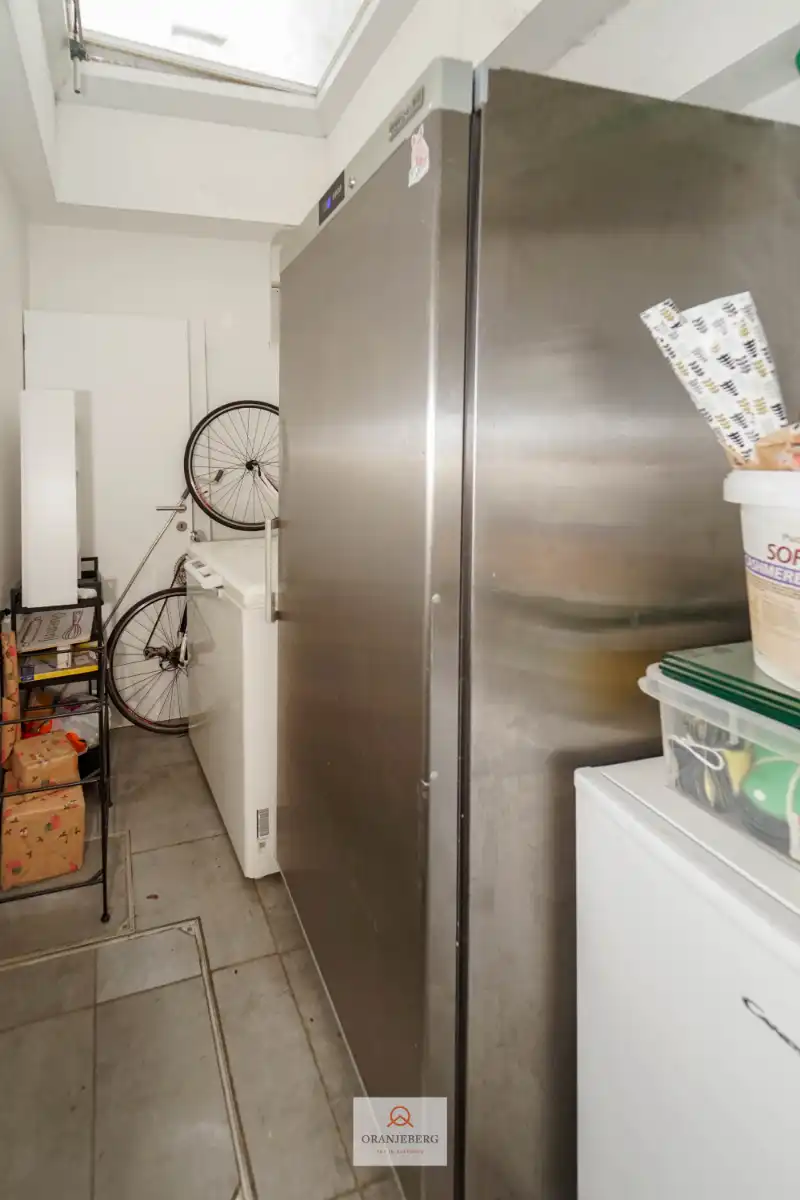 Handelsgelijkvloers te huur in Gent foto 15