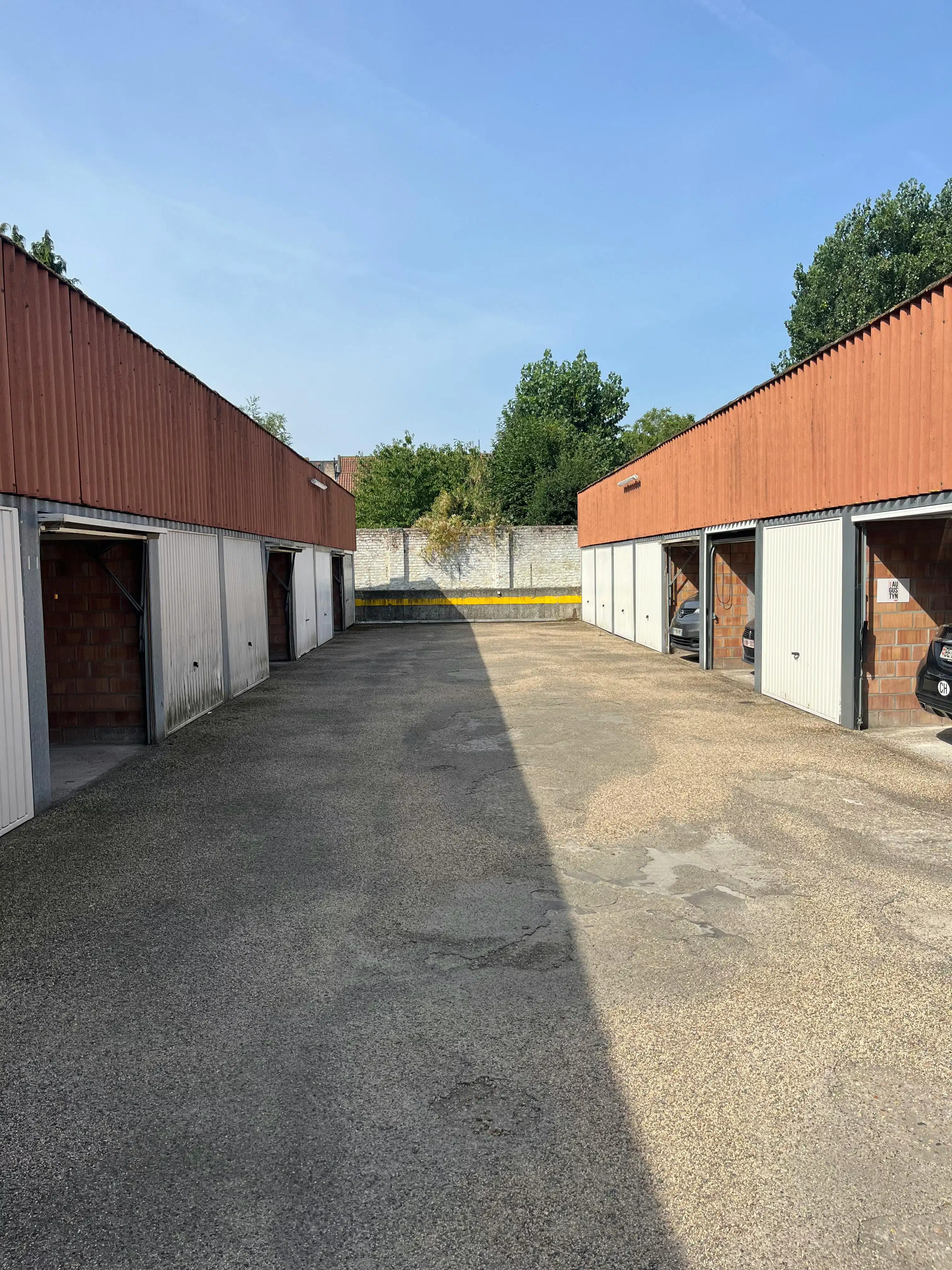 Garagebox te koop in Brugge centrum foto 4