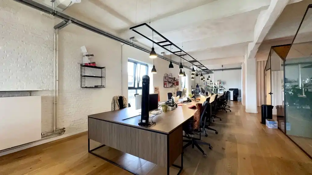 Hip loftkantoor te huur in Handelsdokcenter in Gent foto 12