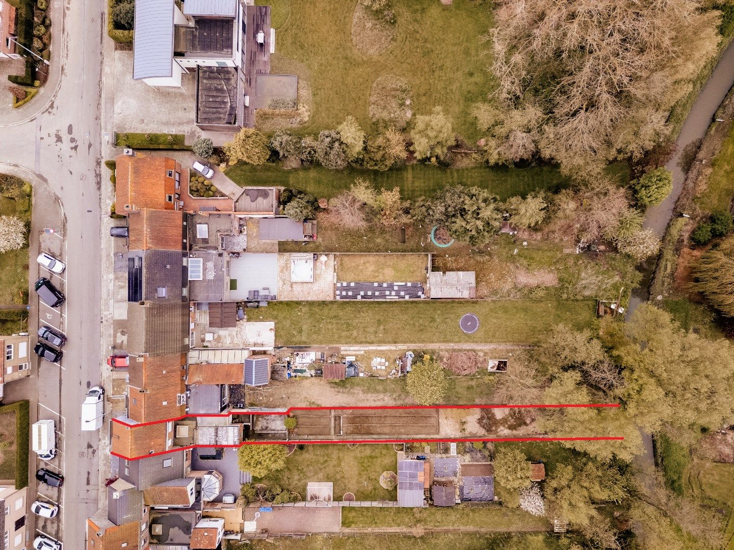 TE RENOVEREN STATIGE WONING MET 2SLPKS (3 MOGELIJK) EN GROTE TUIN (300M²) foto 3