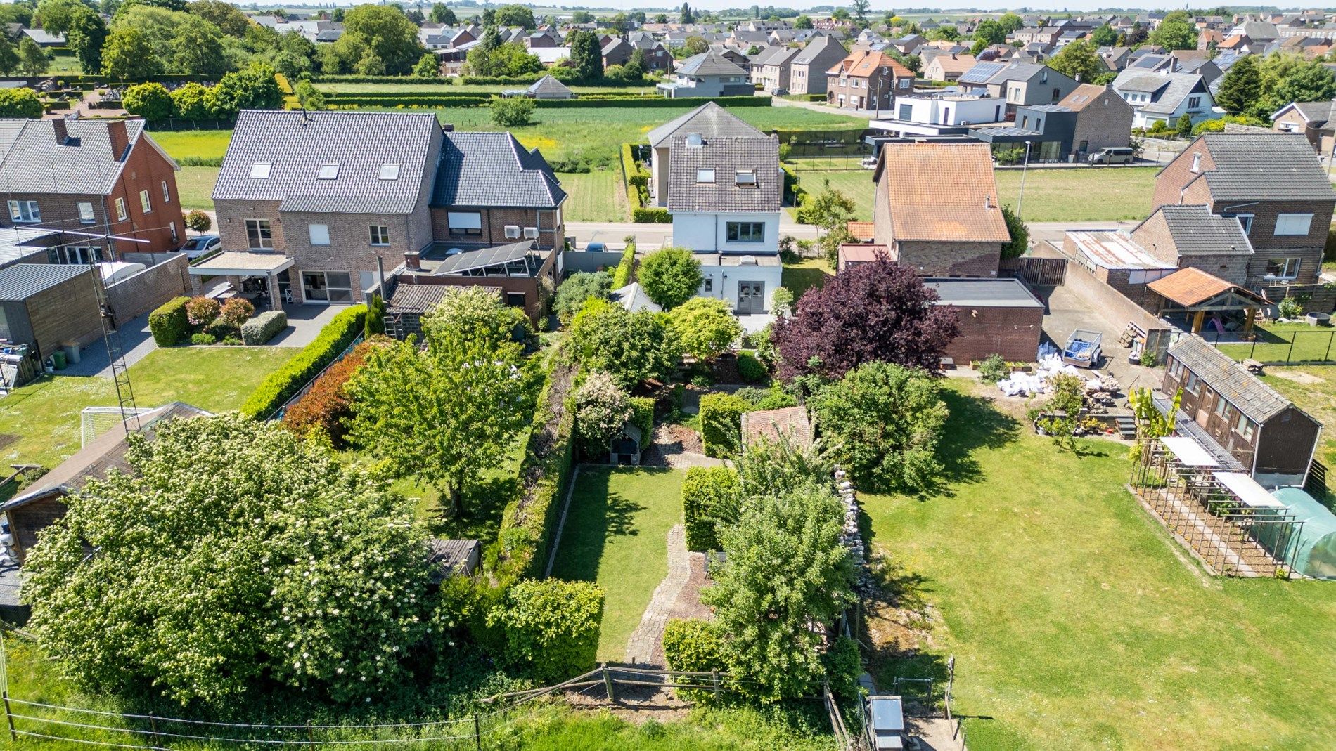 Volledig gerenoveerde, instapklare woning vlakbij Maastricht foto 6