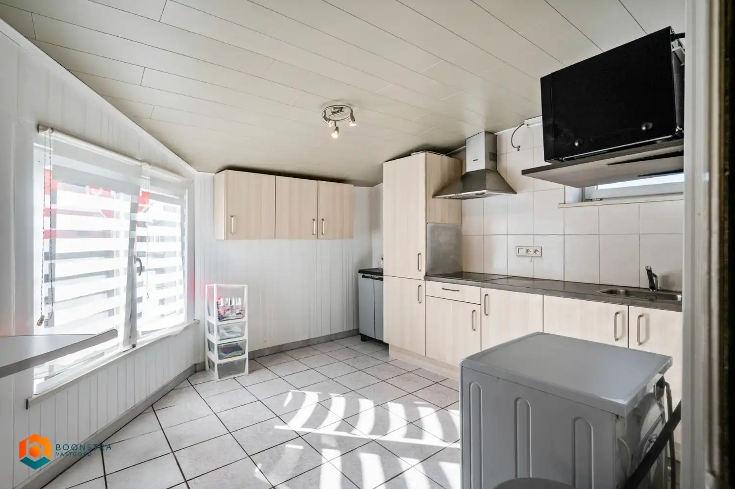 Licht op te frissen woning met 3 slpkrs in centrum Grootlo foto 5