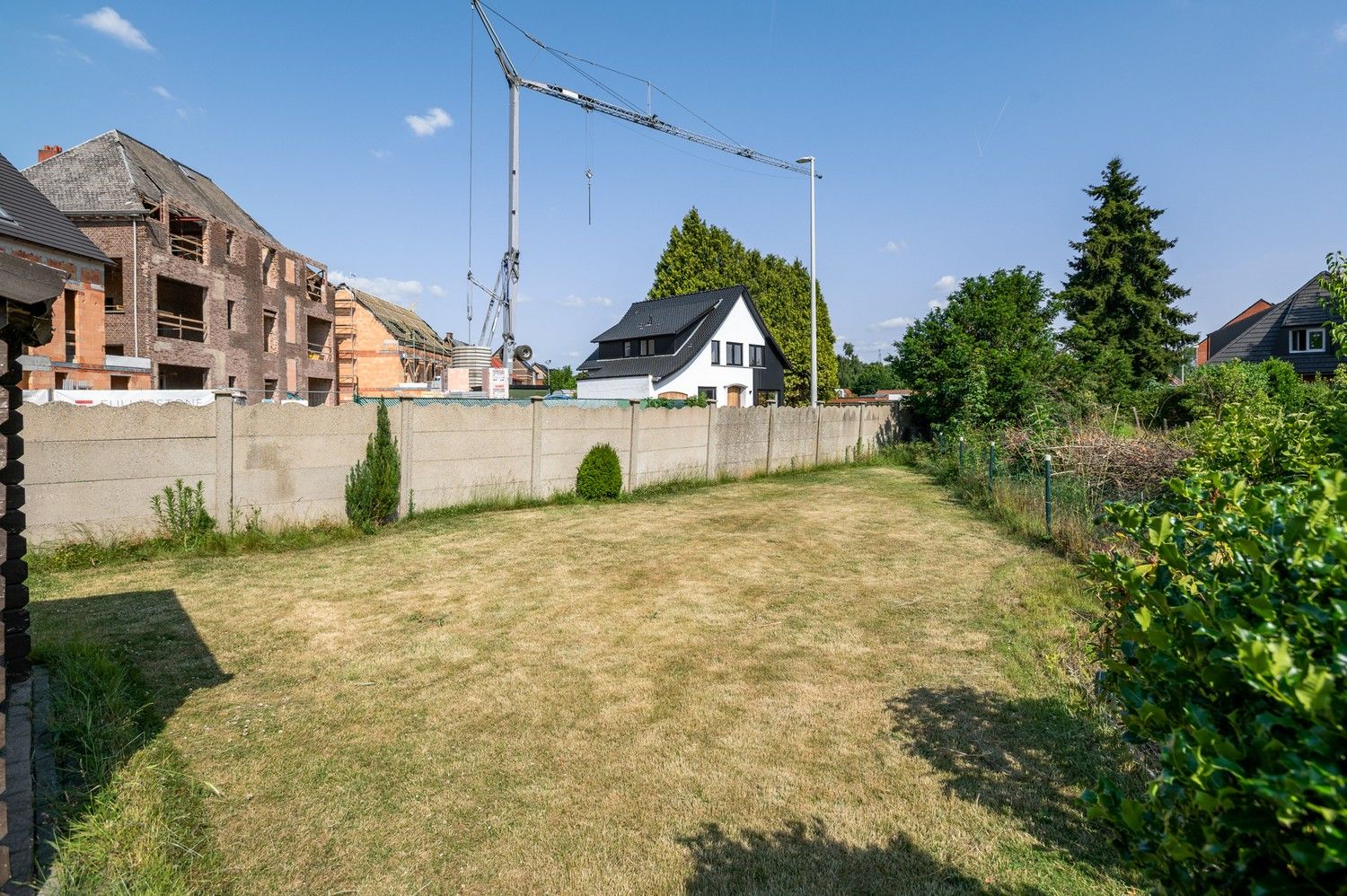 Verassend ruime woning met 3 slaapkamers en een groene tuin nabij centrum ranst. foto 30
