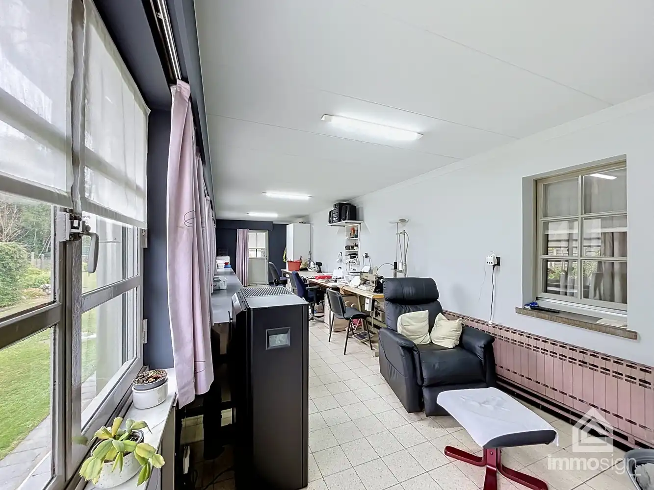 Ruime woning op bijna 2.000 m² grond met dubbele garage en werkhuis foto 31