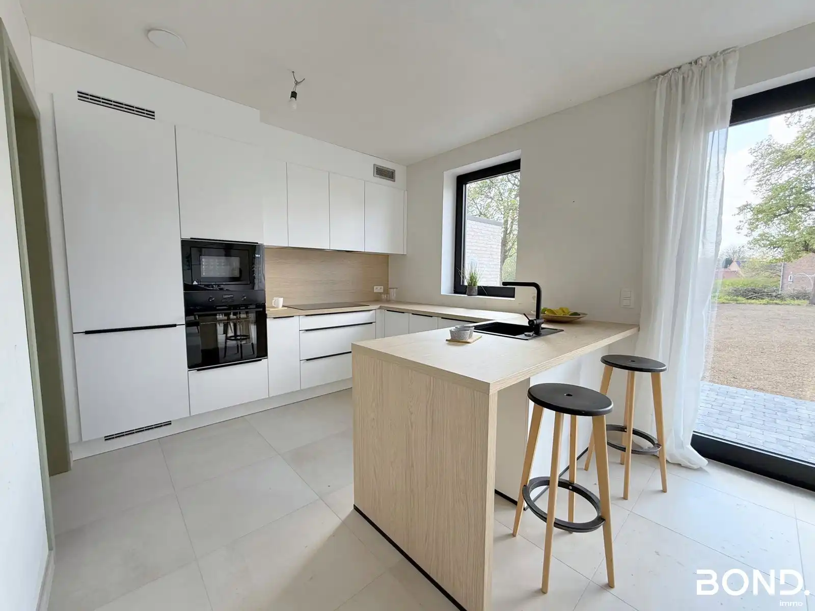 Instapklare nieuwbouwwoning op gunstige locatie!  foto 5
