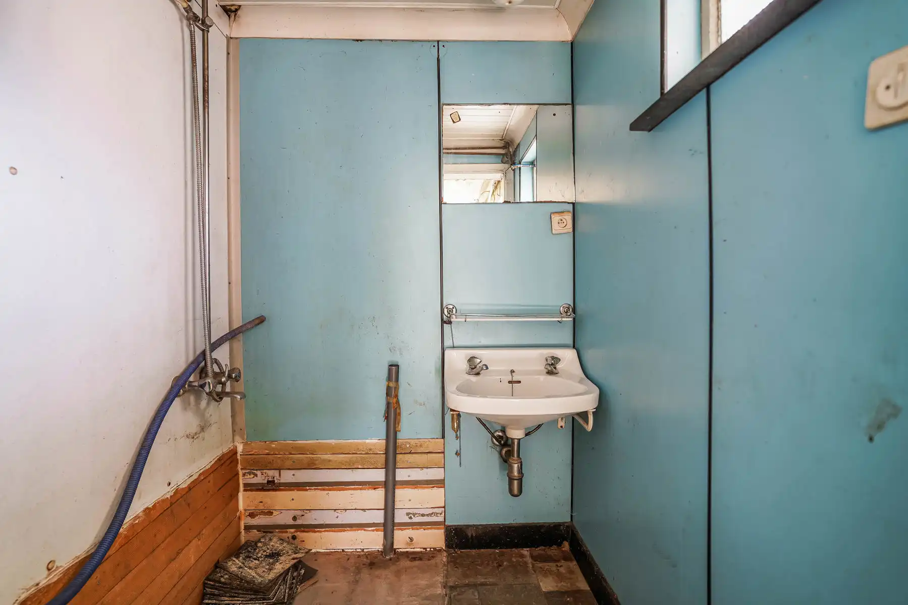 Te renoveren rijwoning met tuin te Kapelle-op-den-Bos foto 10