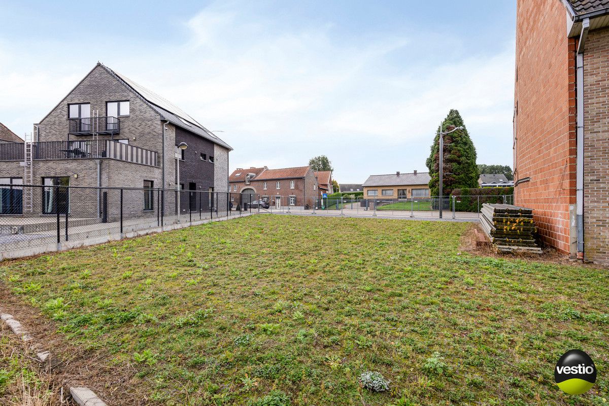 COMPLEX BESTAANDE UIT 14 TE RENOVEREN STUDIO'S MET UITBREIDINGSMOGELIJKHEDEN TE VELDWEZELT. foto 38
