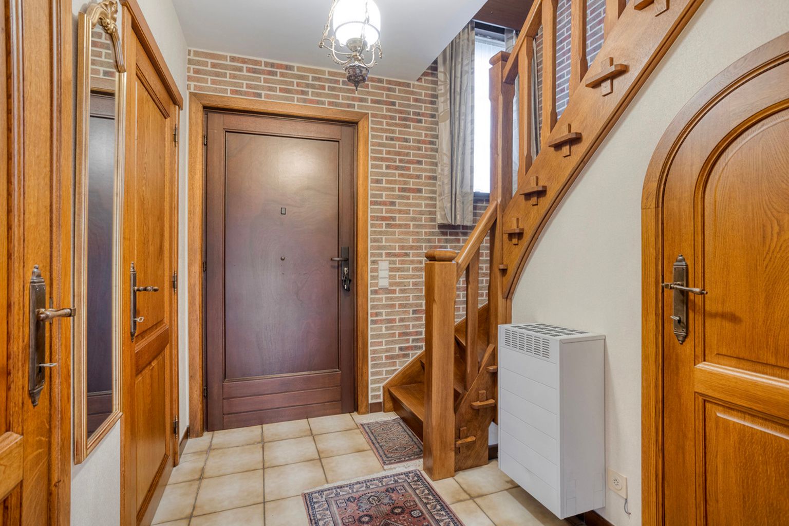 Uitstekend onderhouden driegevelwoning op topligging foto 3