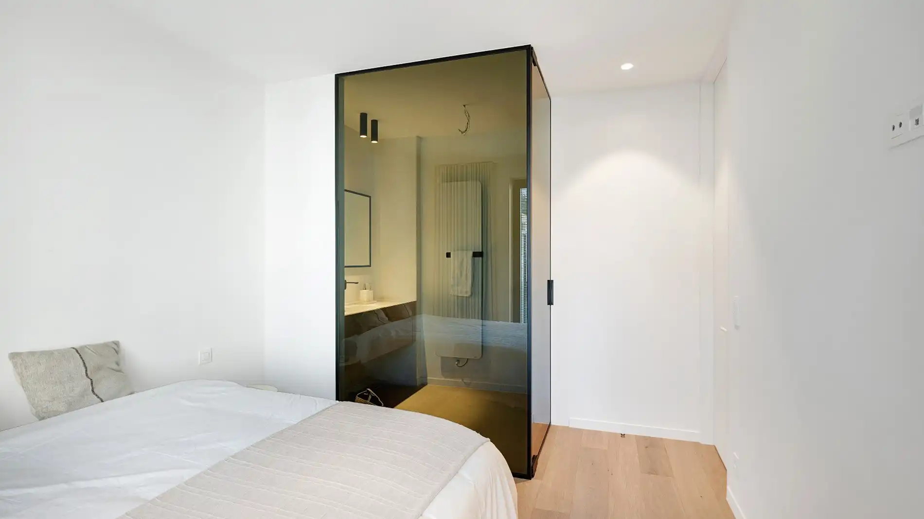 Nieuw appartement gelegen aan de zuidkant van het vernieuwde Burg. Fr. Desmidtplein. Gevelbreedte van ca. 8 meter. foto 22