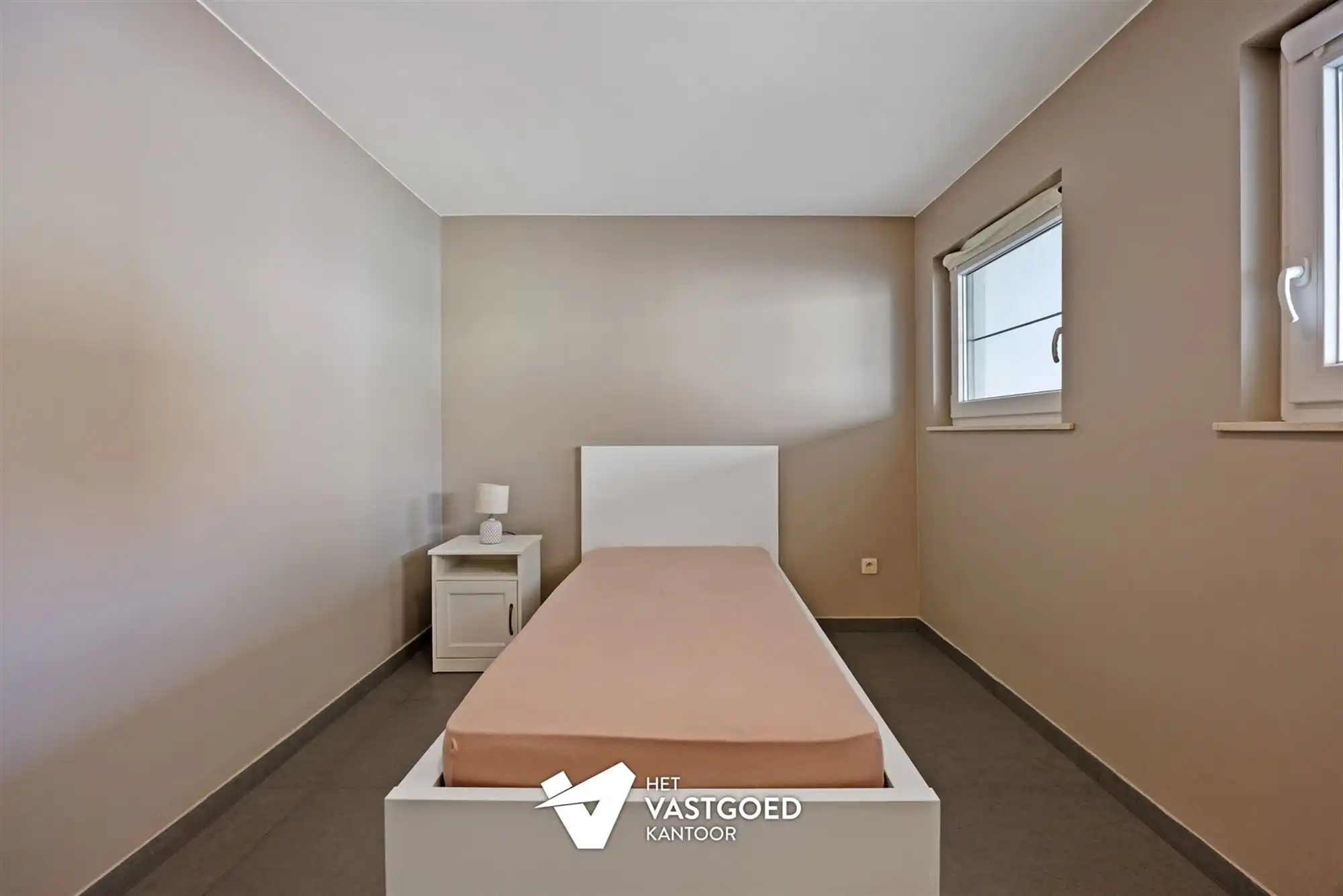 PERFECT ONDERHOUDEN GELIJKVLOERS APPARTEMENT (146M²) MET 3 SLAAPKAMERS EN TERRAS TE HASSELT foto 18