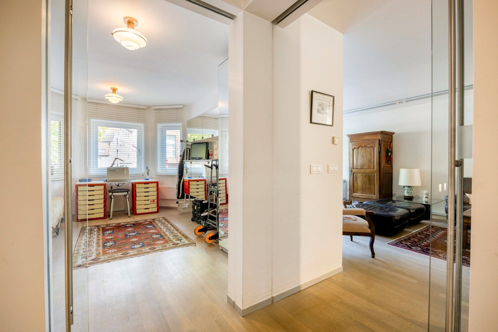 Gelijkvloers appartement met een terras van 50m²,  3 slaapkamers en 2 staanplaatsen in het centrum van Leuven! - bewoonbare opp. 147m²  foto 6