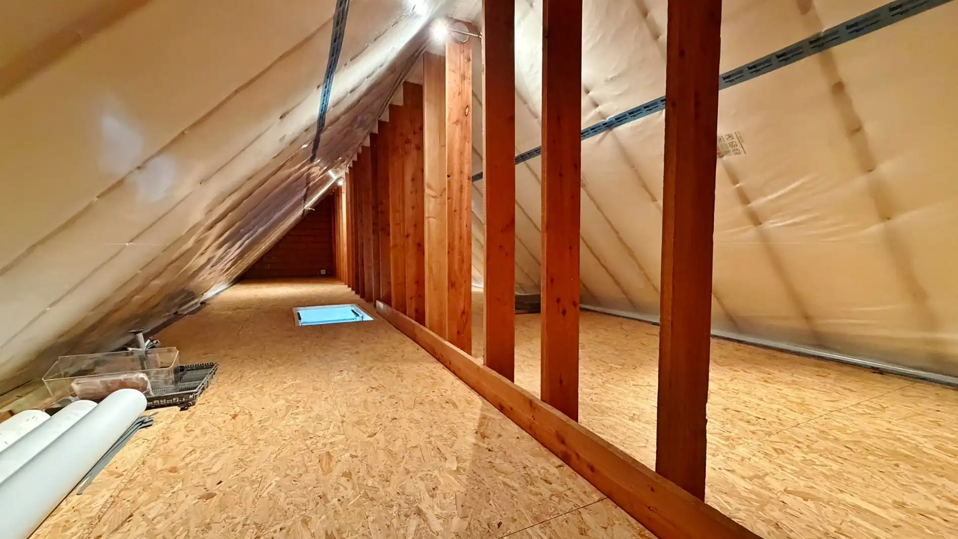 Ruime, zeer goed onderhouden villa met prachtige tuin in rustige doodlopende straat. foto 21