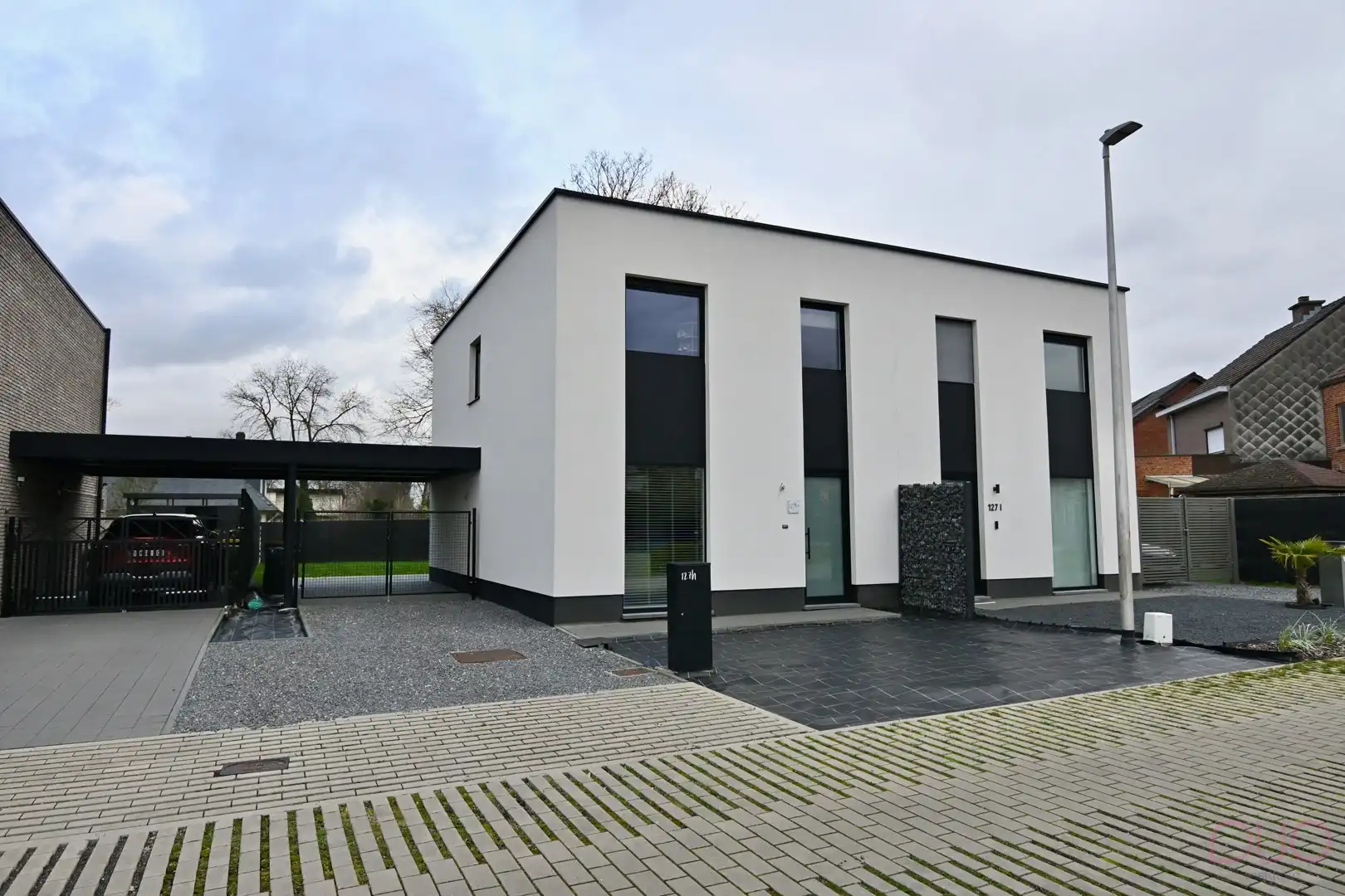 Moderne halfopen gezinswoning. foto 27