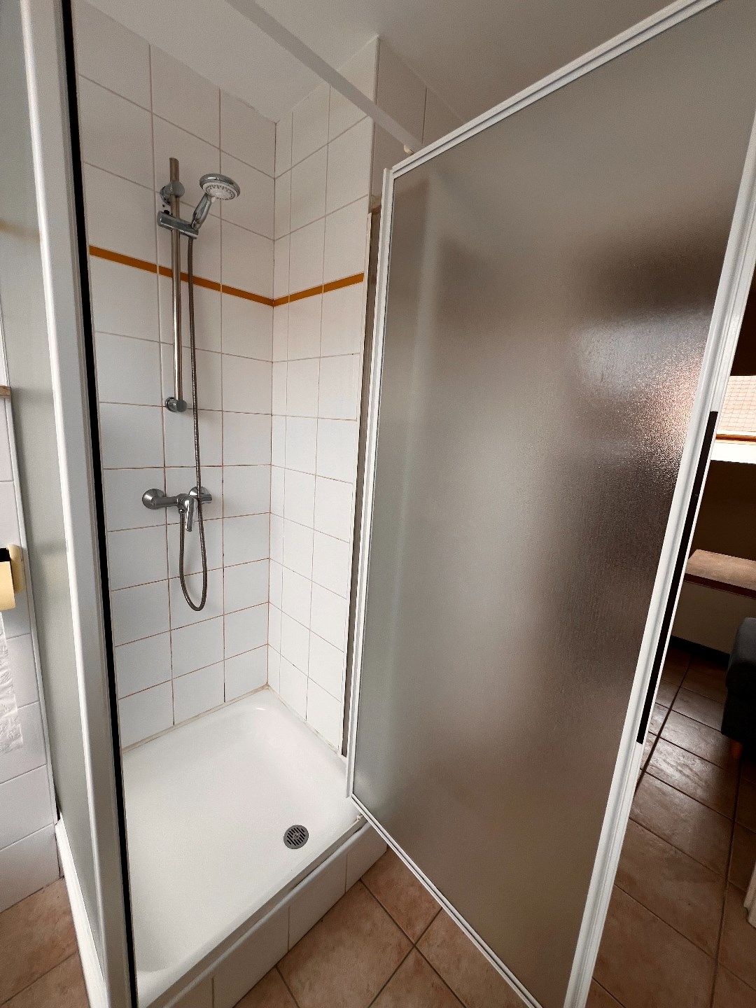 GEZELLIG GEMEUBELD APPARTEMENT MET 1 SLAAPKAMER IN CENTRUM IEPER foto 11