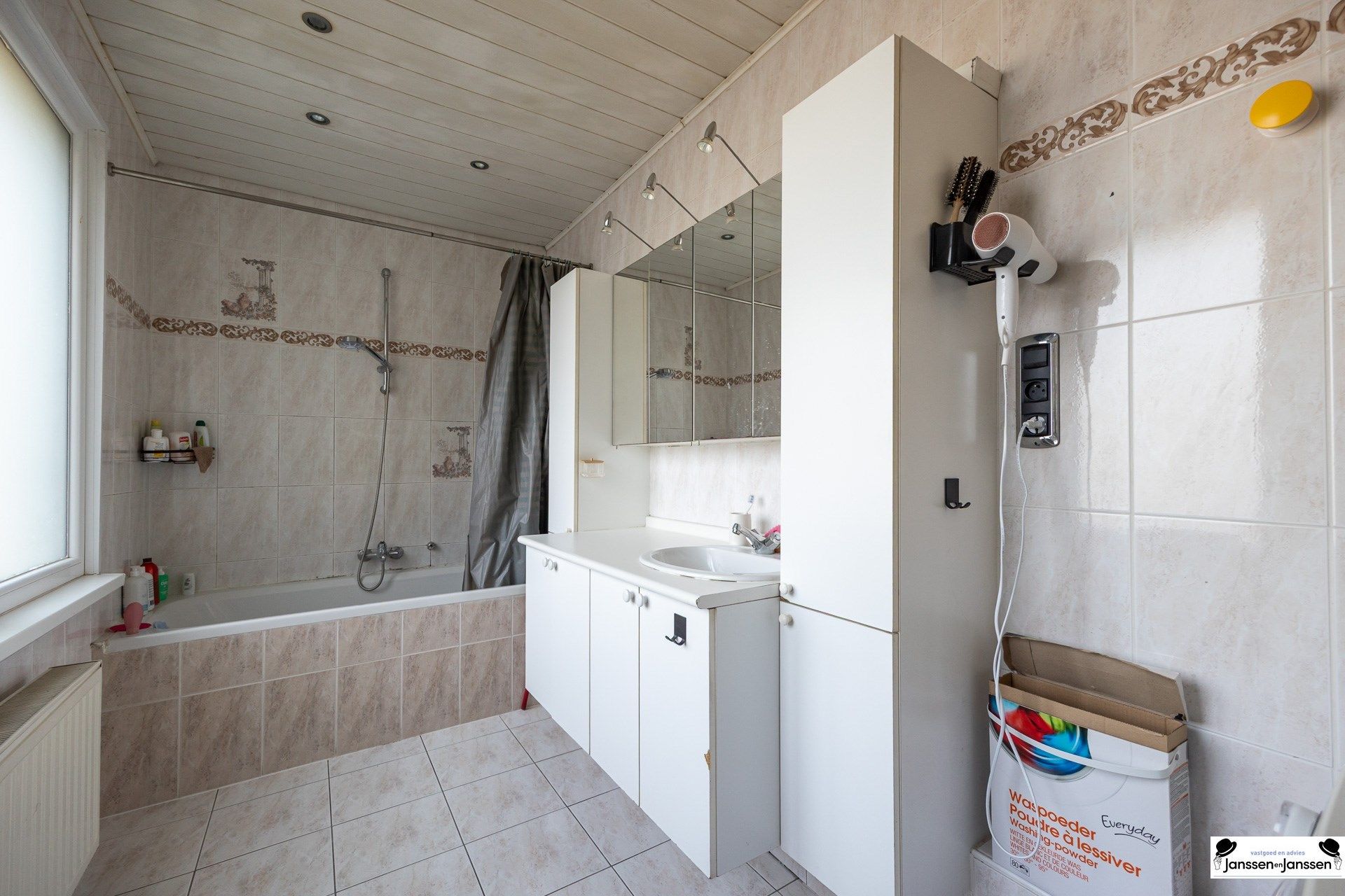 Ruime en lichtrijke woning met 3 à 4 slaapkamers! foto 12