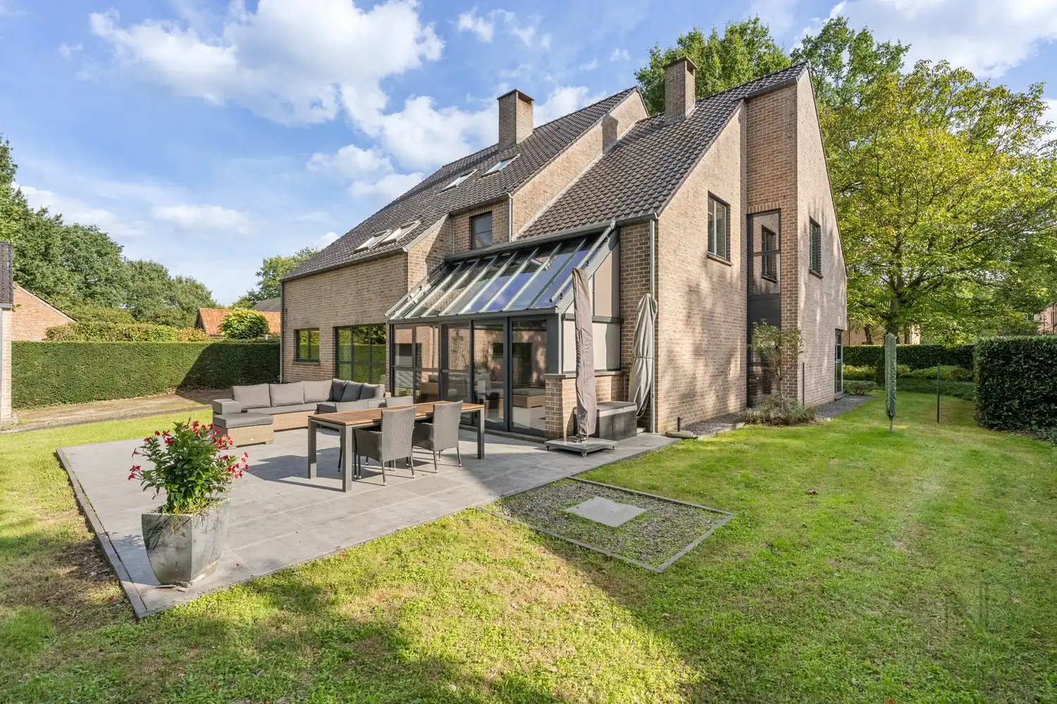 Ruime en verzorgde gezinswoning op een gunstige locatie in De Bret (14,4 are)! foto 42
