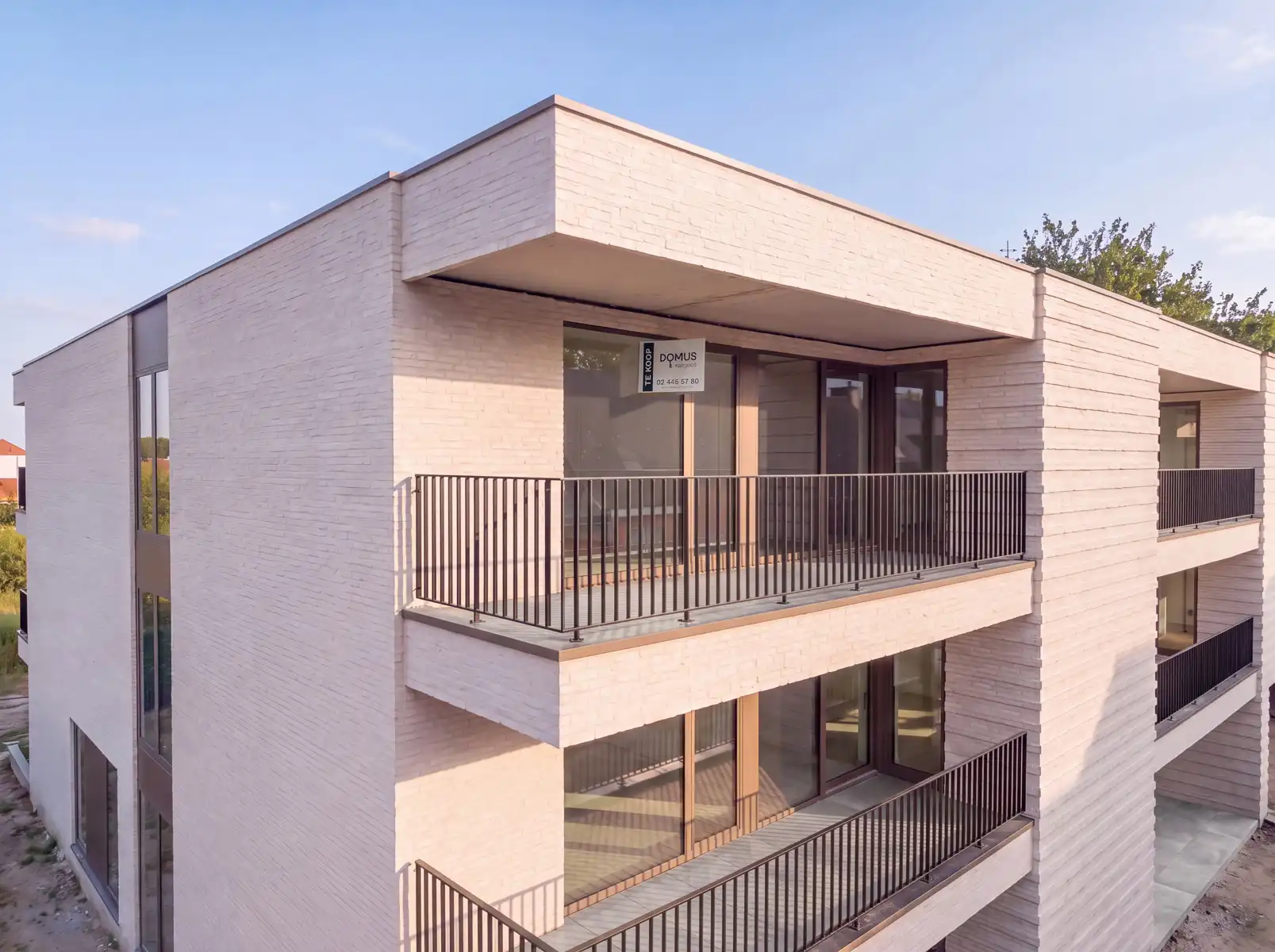 Riva - app. 0205 op tweede verdieping met terras foto 2