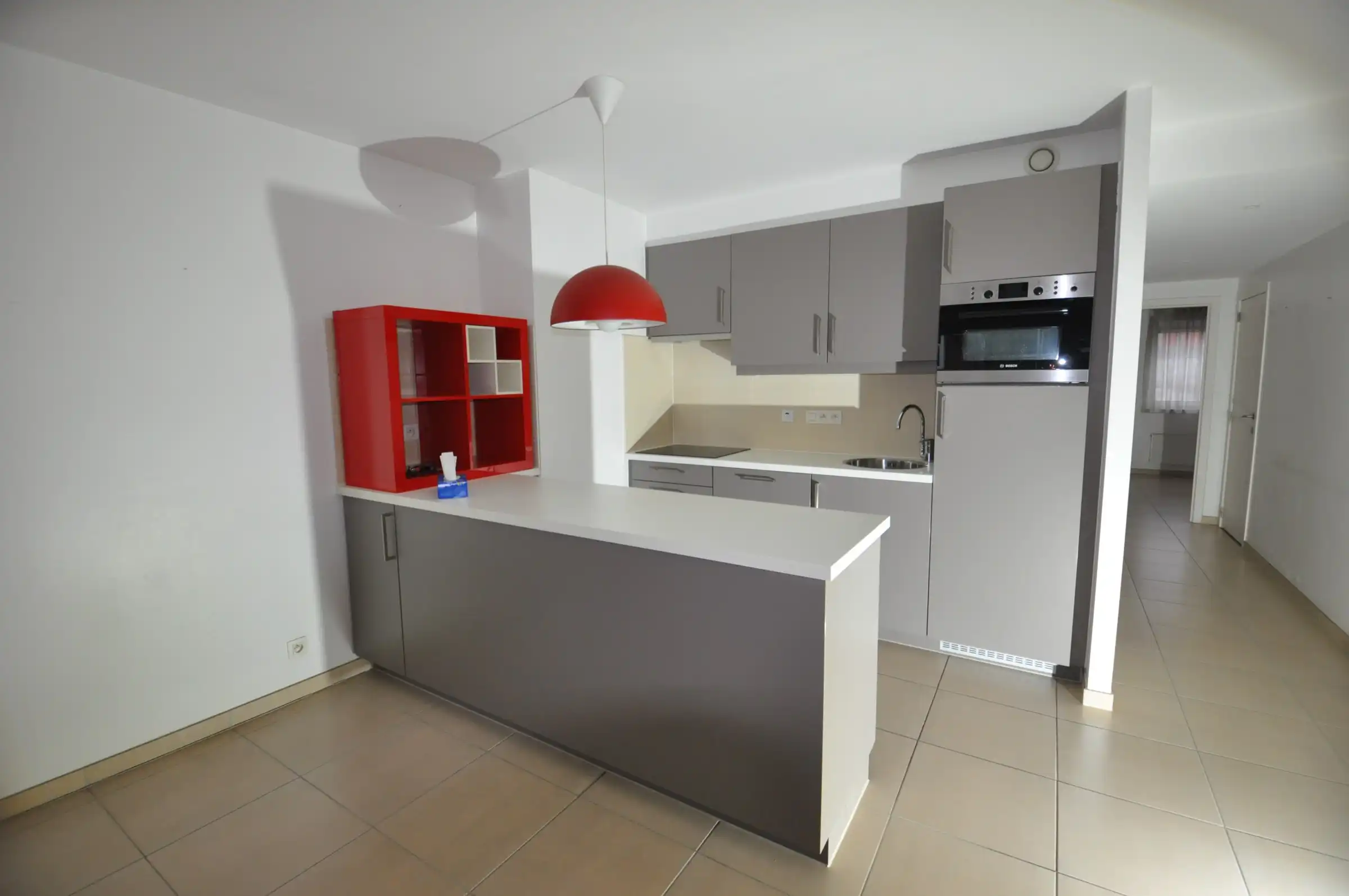 Instapklaar recent appartement met terras op een  centrale ligging foto 8