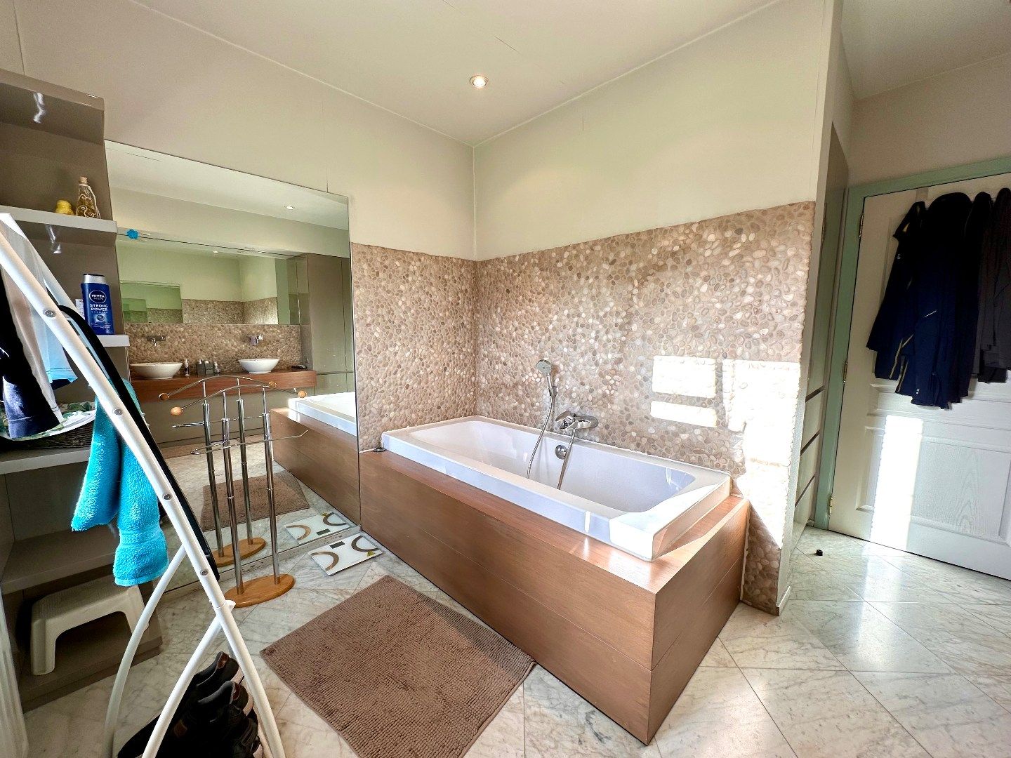 Authentieke vleugel van vierkantshoeve met hoogwaardige afwerking – gelegen in Rutten (Tongeren) foto 12