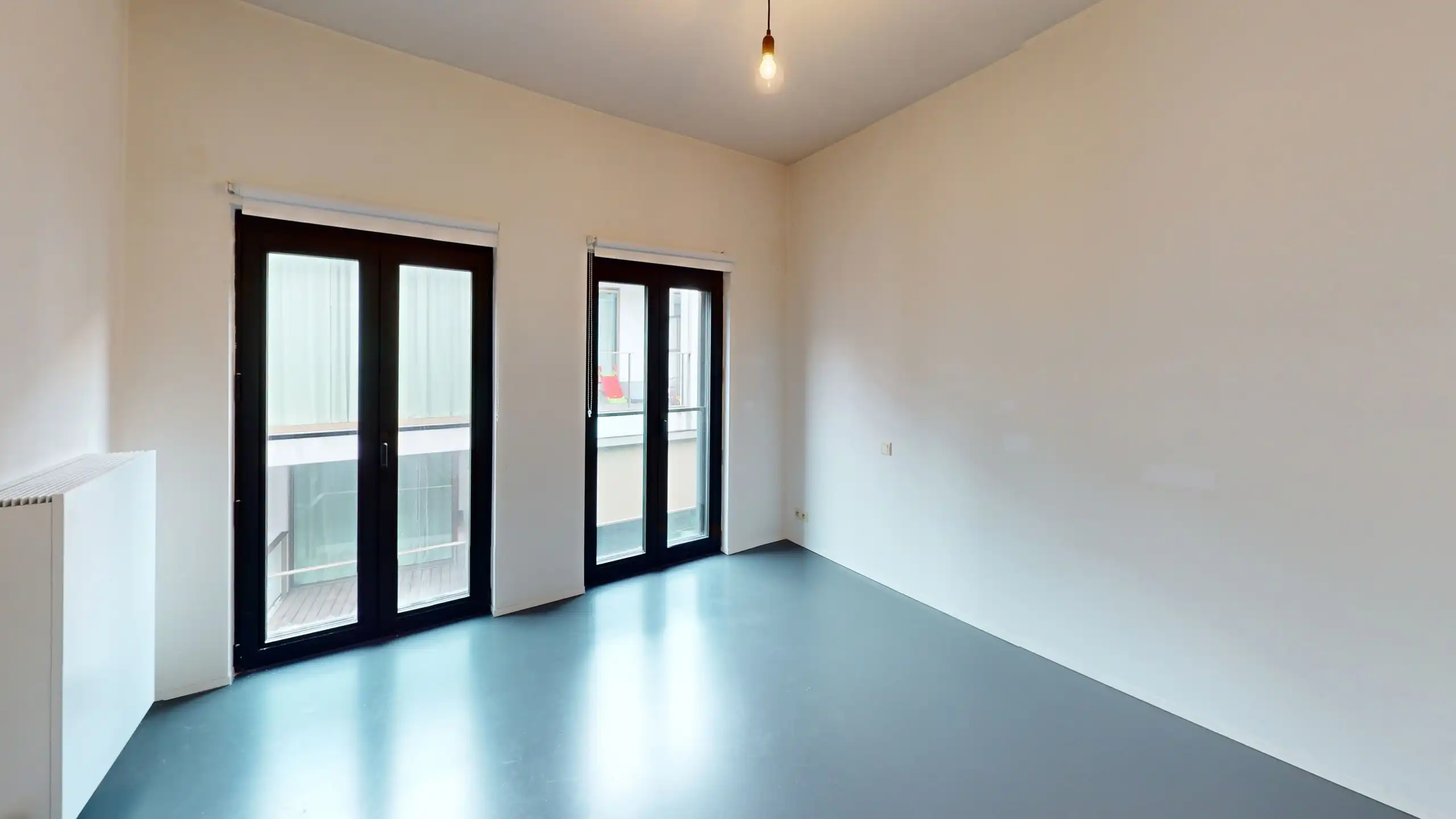 ANTWERPEN - Zonnige loft nabij Theaterplein foto 9