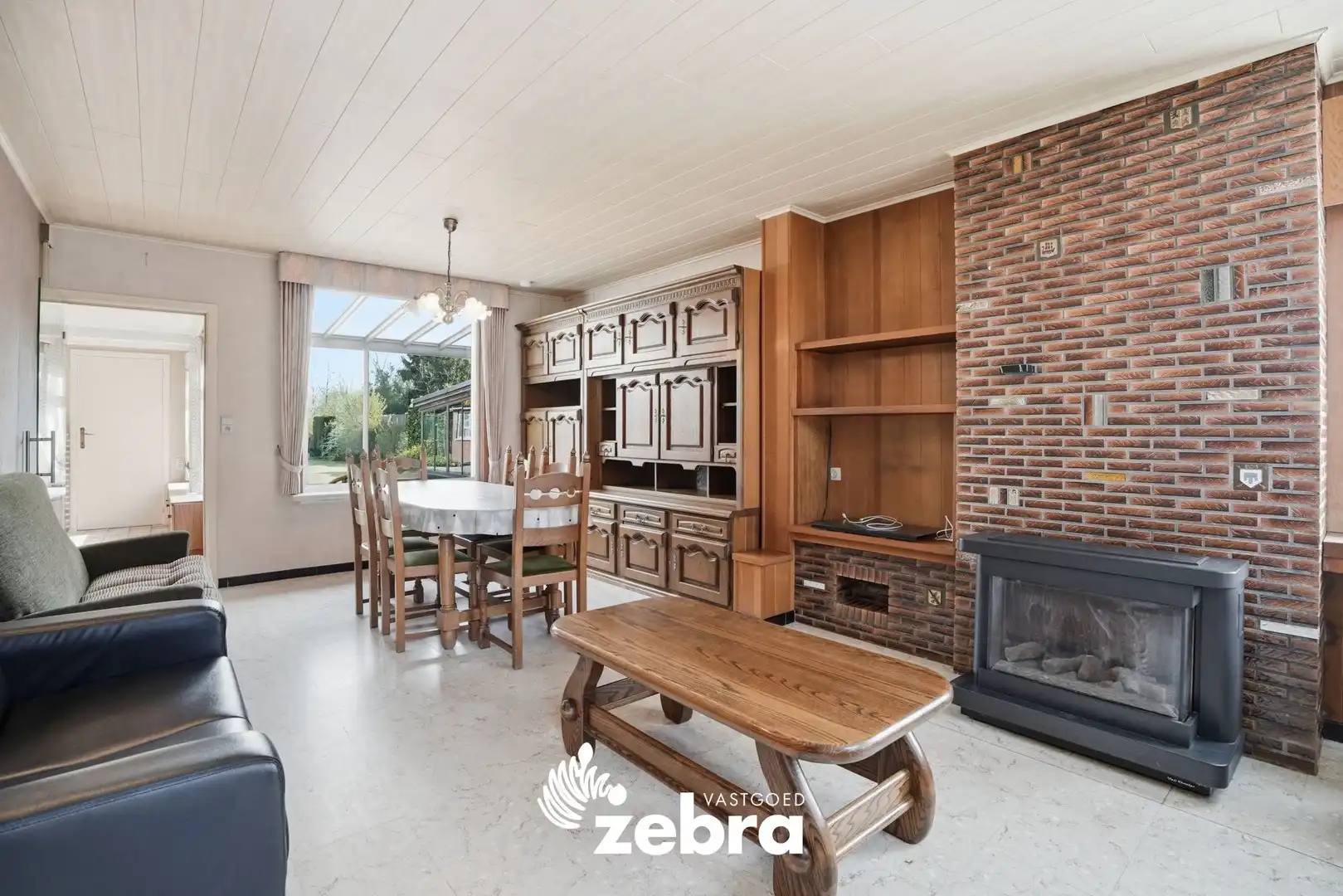 Te renoveren woning met garage op ruim perceel te Pittem! foto 4