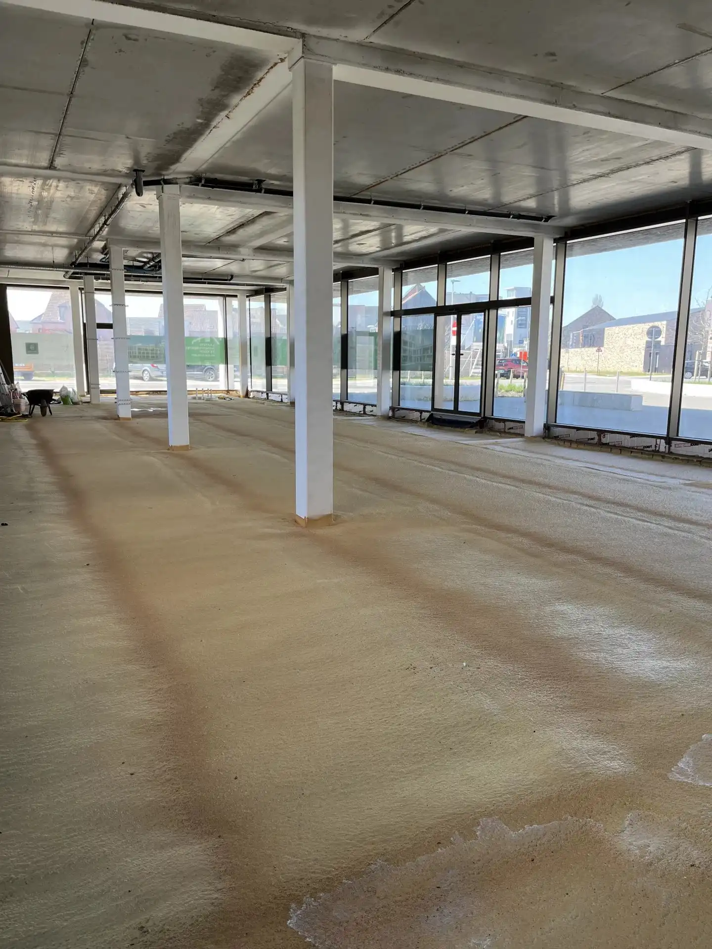 Commerciële handelsruimte in hartje Beringen foto 4