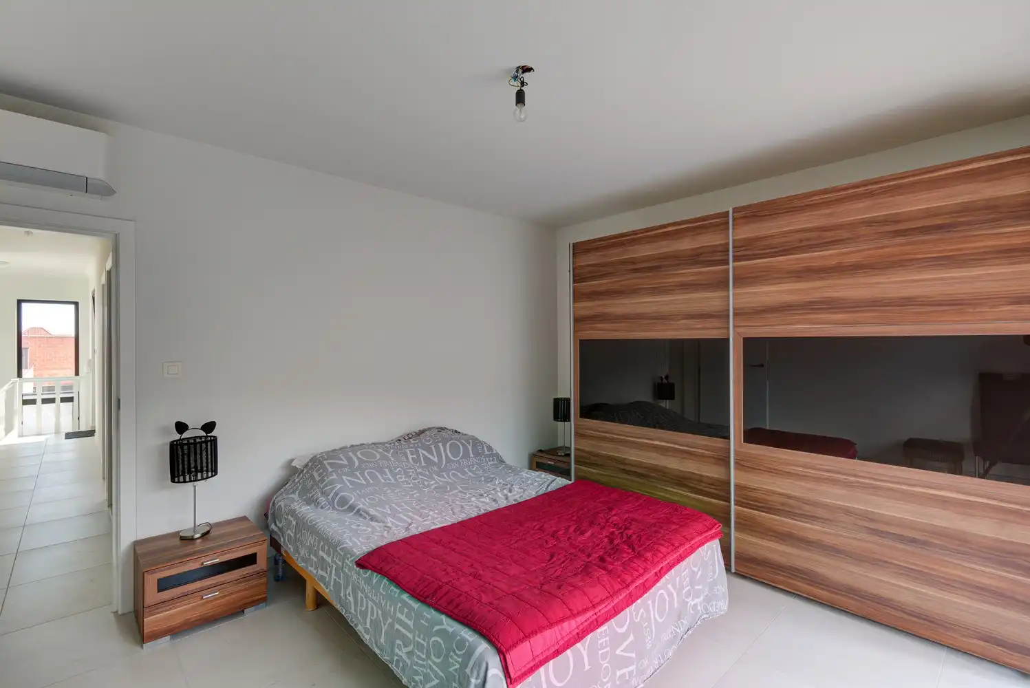 MODERNE WONING MET 2 SLAAPKAMERS, 2 TERRASSEN EN GARAGE IN HET CENTRUM VAN HOESELT foto 10