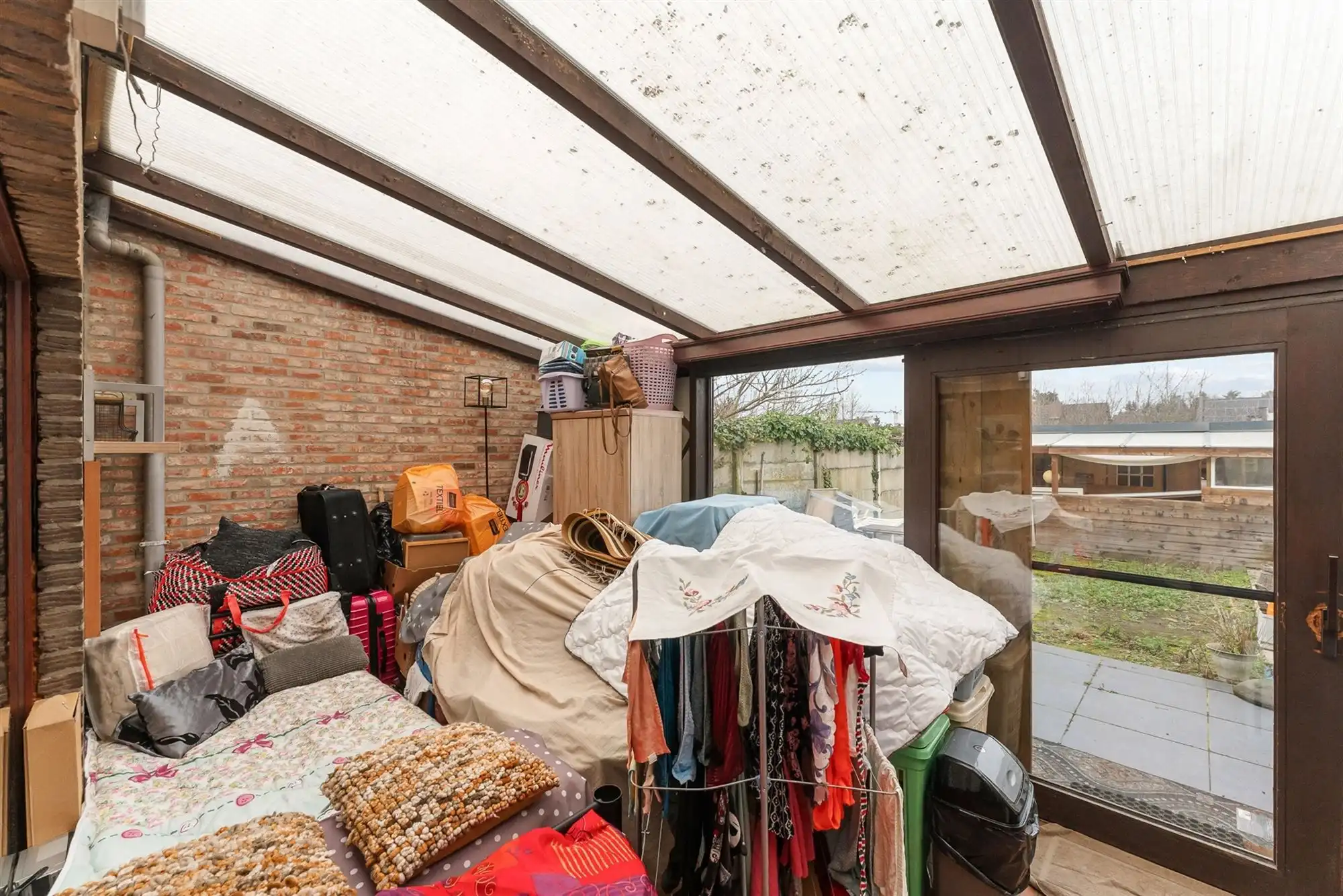 TE RENOVEREN WONING MET BOVENLIGGEND APPARTEMENT GELEGEN TE HEPPEN foto 5