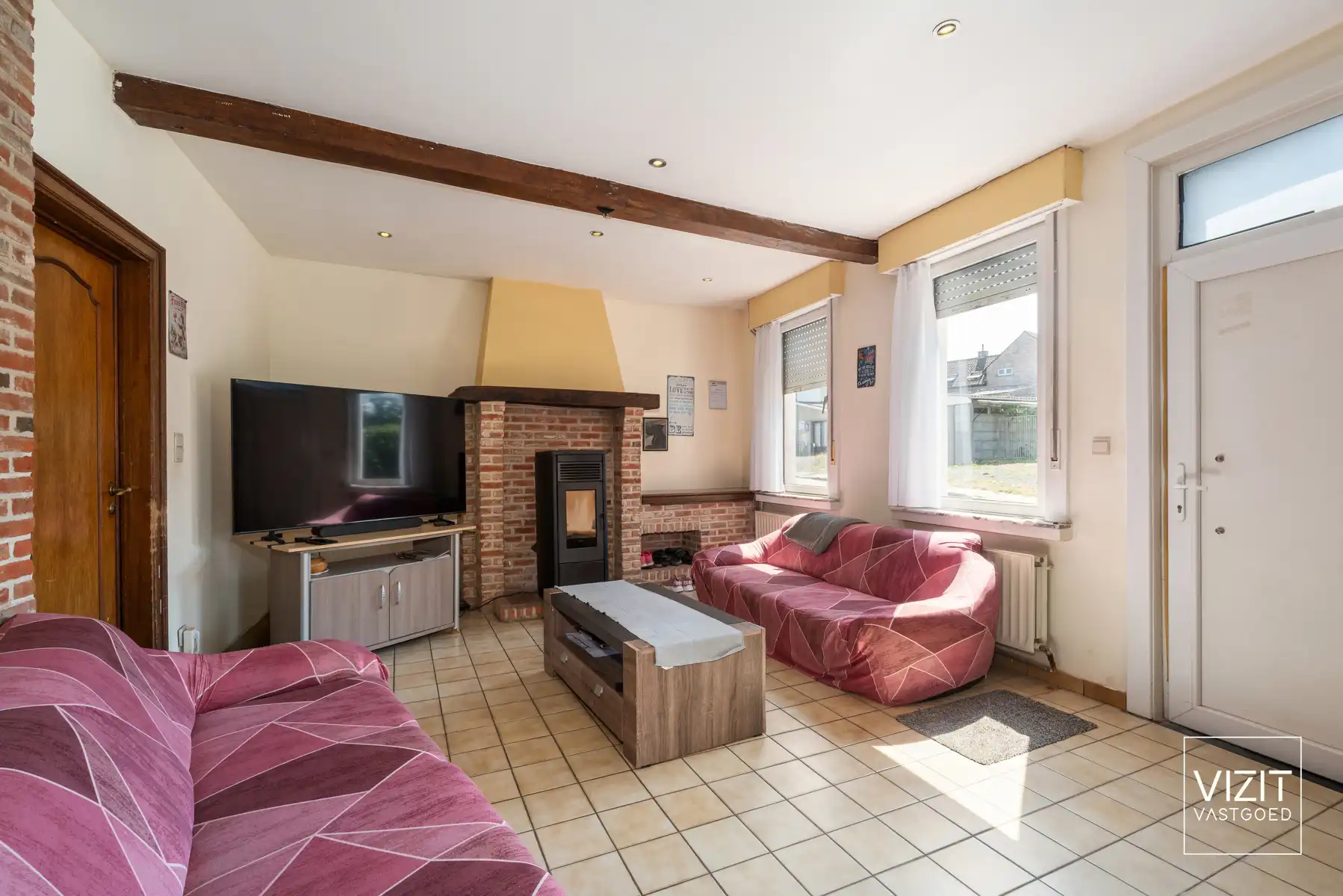 Te renoveren woning met diverse mogelijkheden! foto 5