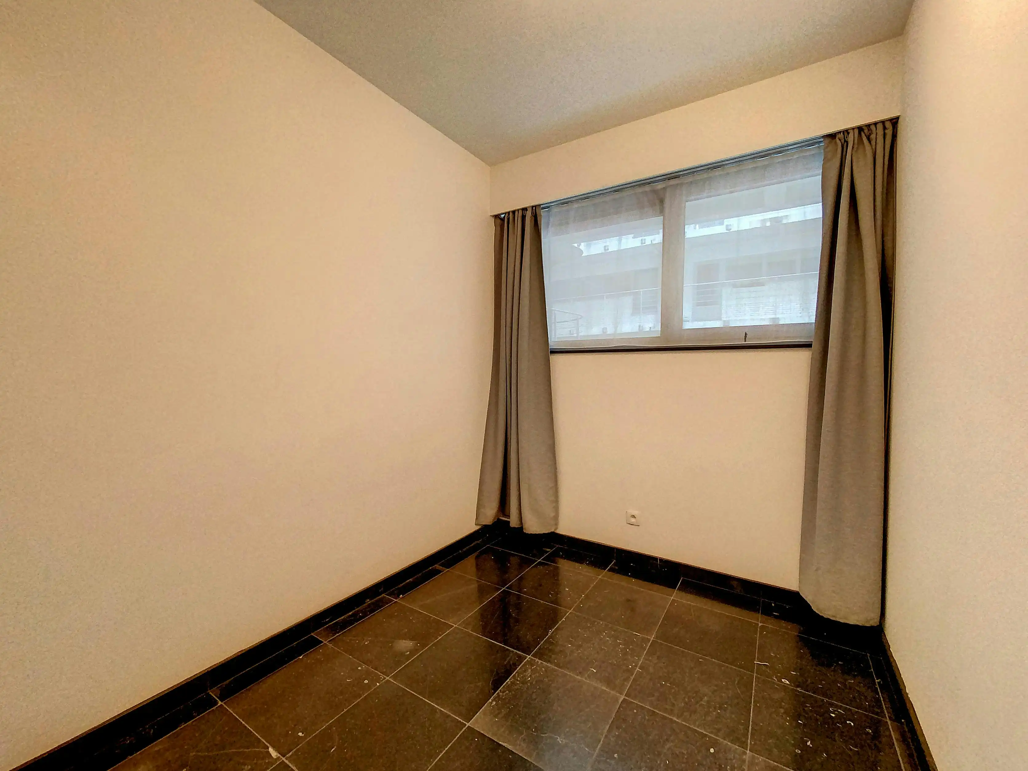Loft nabij Zuidstation Sint-Gillis met 2 slaaphoeken/-kamers foto 11