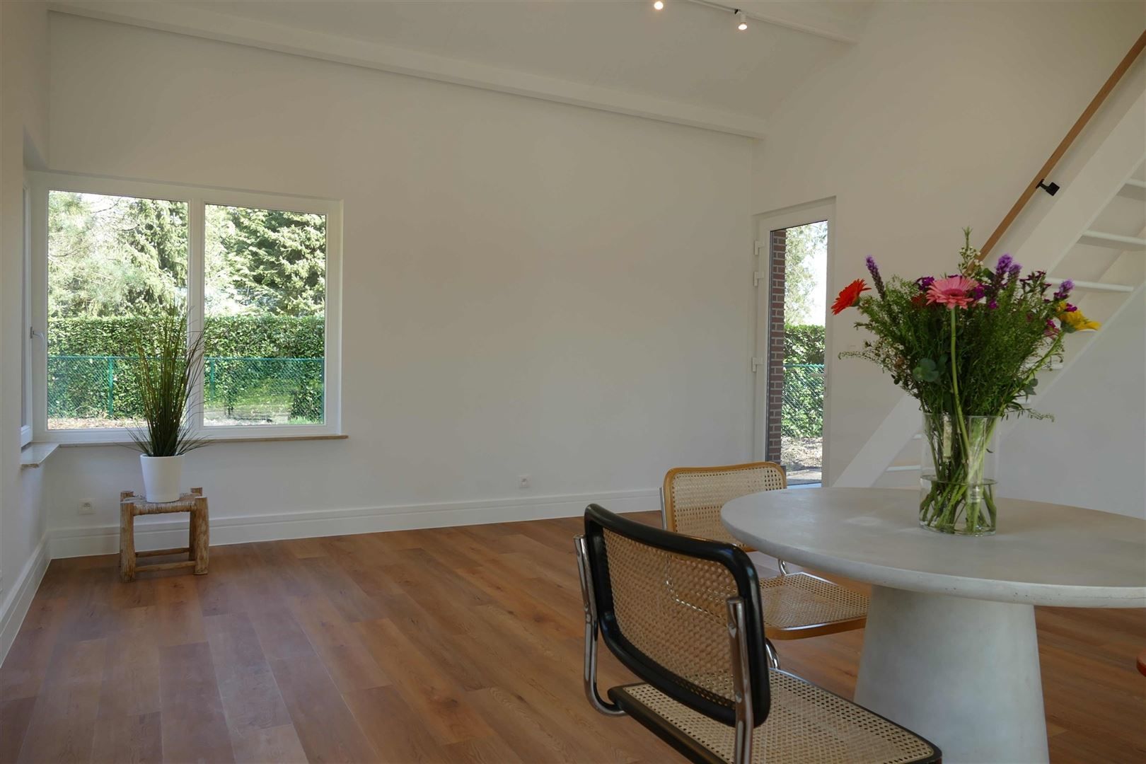Grondig opgefriste vakantiewoning met grote tuin foto 5