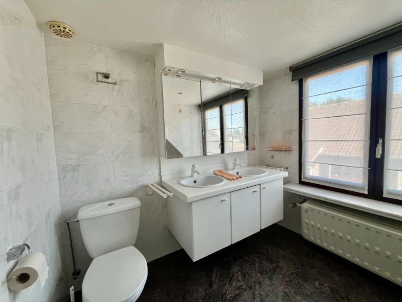 CHARMANTE VILLA IN RUSTIGE WOONWIJK MET UITSTEKENDE LIGGING foto 6