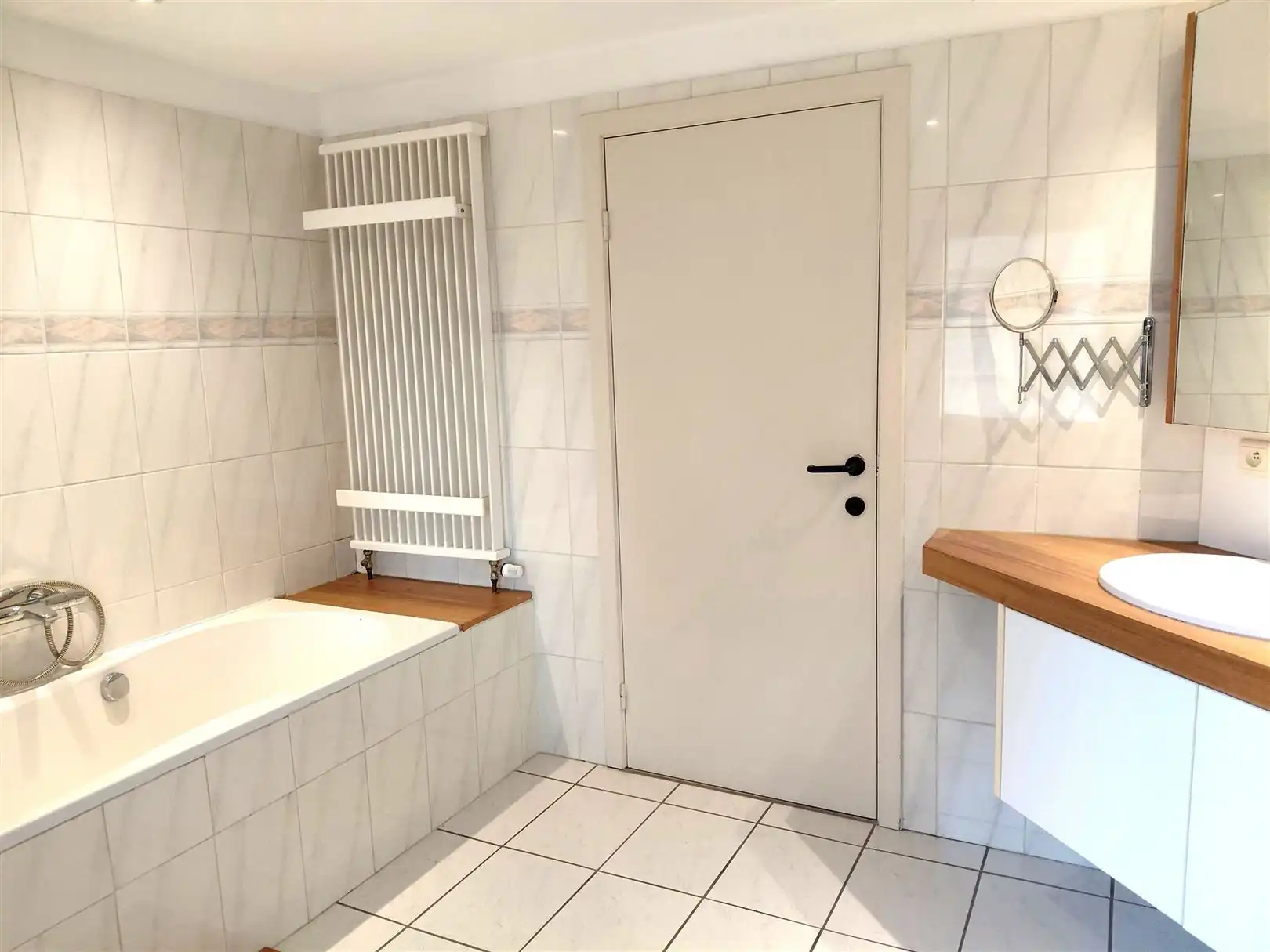 TE HUUR: Unieke woning met 3 slaapkamers en prachtige tuin te Houthalen! foto 17