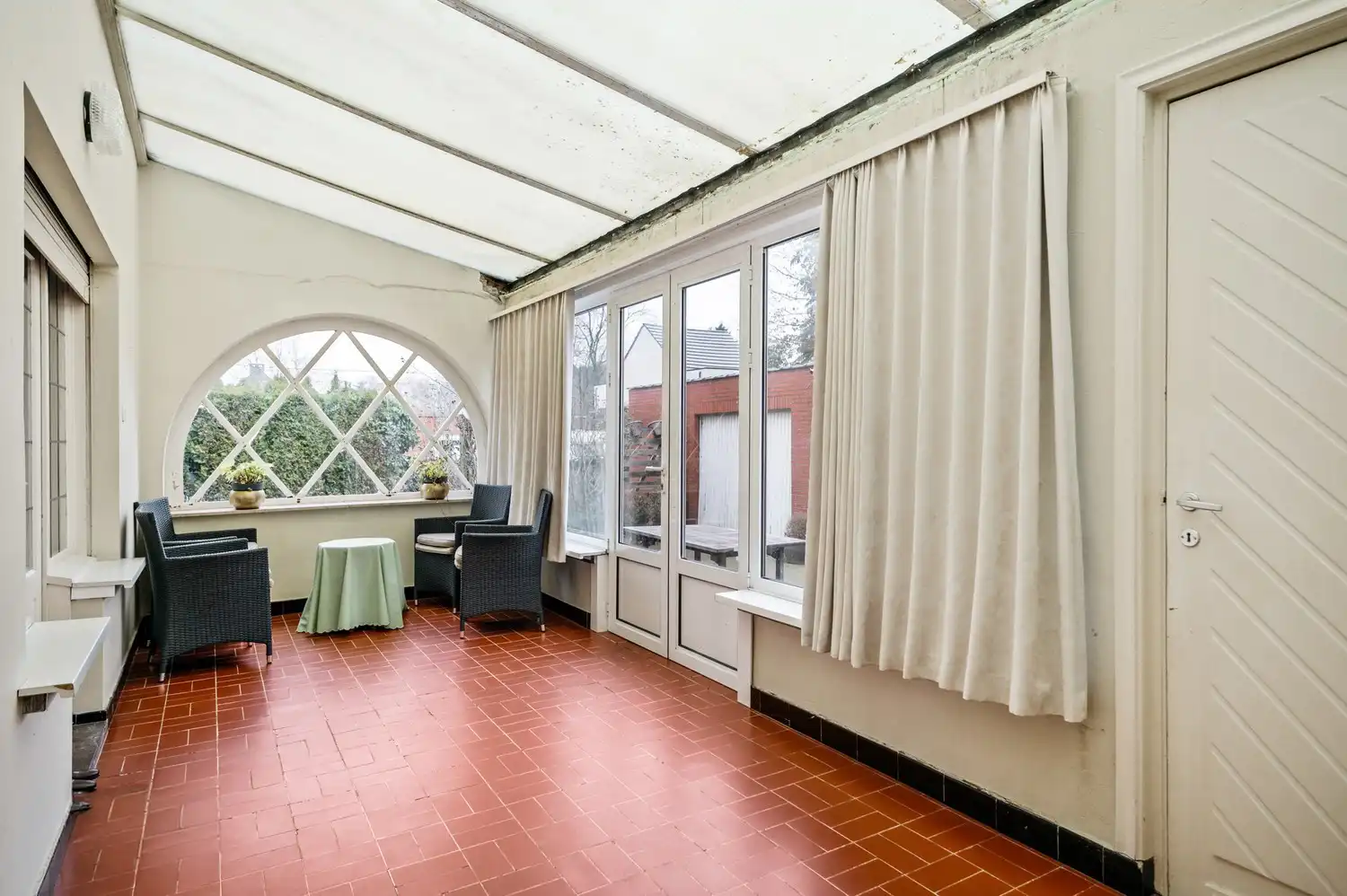 Ruime woning met 3 slpkrs foto 9