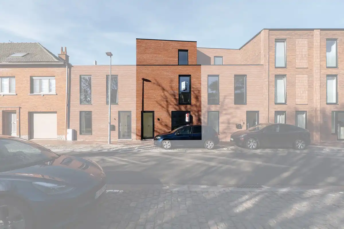 Hectaar bouwt 3 nieuwbouwwoningen nabij centrum Kortrijk foto {{pictureIndex}}