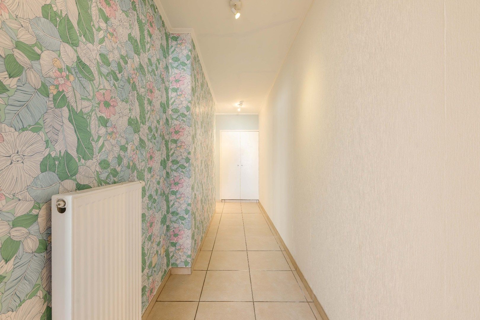 INSTAPKLAAR GELIJKVLOERS APPARTEMENT MET 2 SLPKS EN TERRAS foto 6