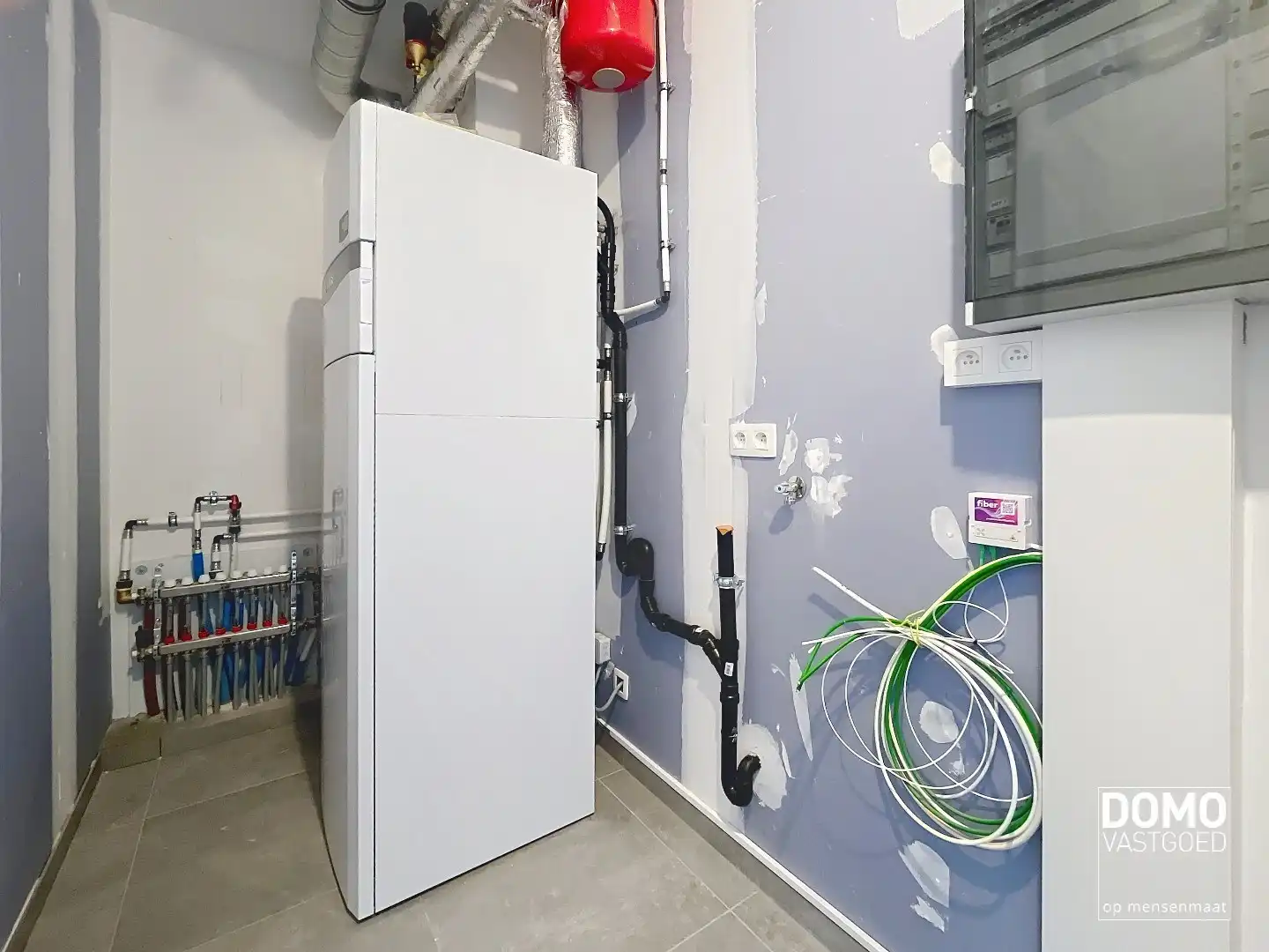 VOLLEDIG AFGEWERKT NIEUWBOUWAPPARTEMENT MET 2 SLAAPKAMERS, TERRAS, ONDERGRONDSE AUTOSTANDPLAATS EN KELDERBERGING IN RESIDENTIE "DE KWINT" TE ZONHOVEN  foto 11