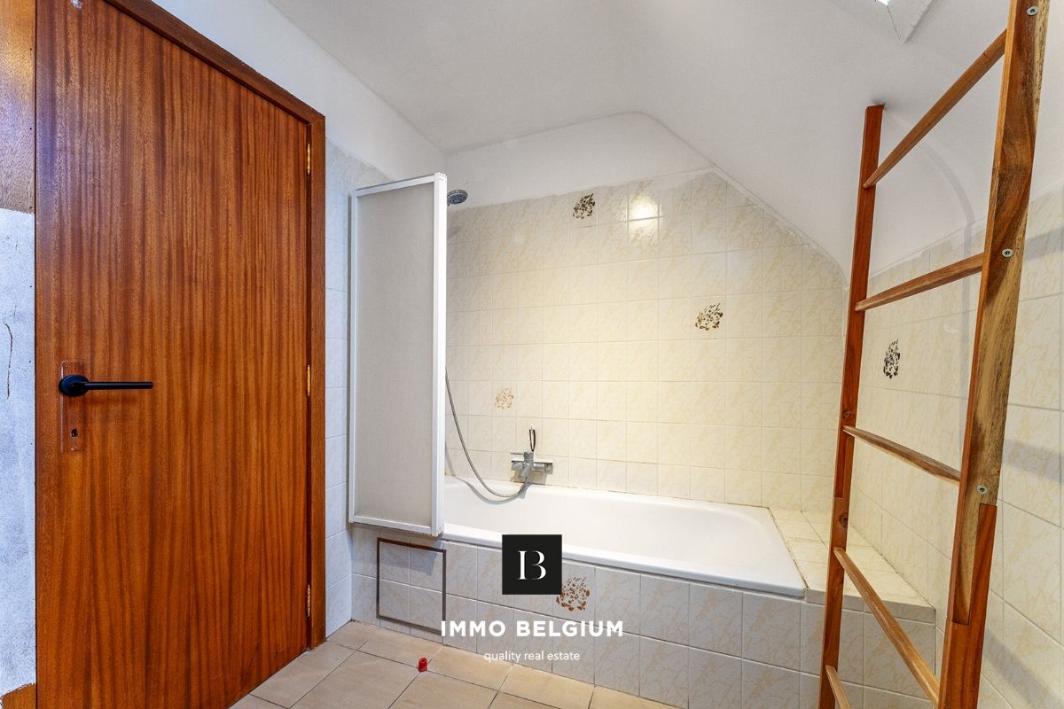 Halfopen, deels gerenoveerde woning op rustige locatie vlak bij zee foto 19