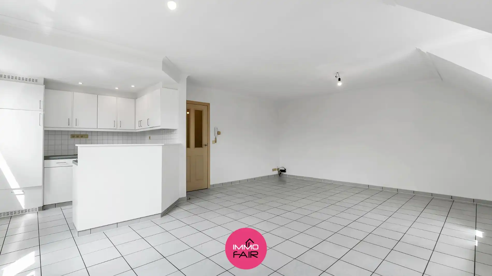 Ruim appartement met polyvalente verdieping  foto 2