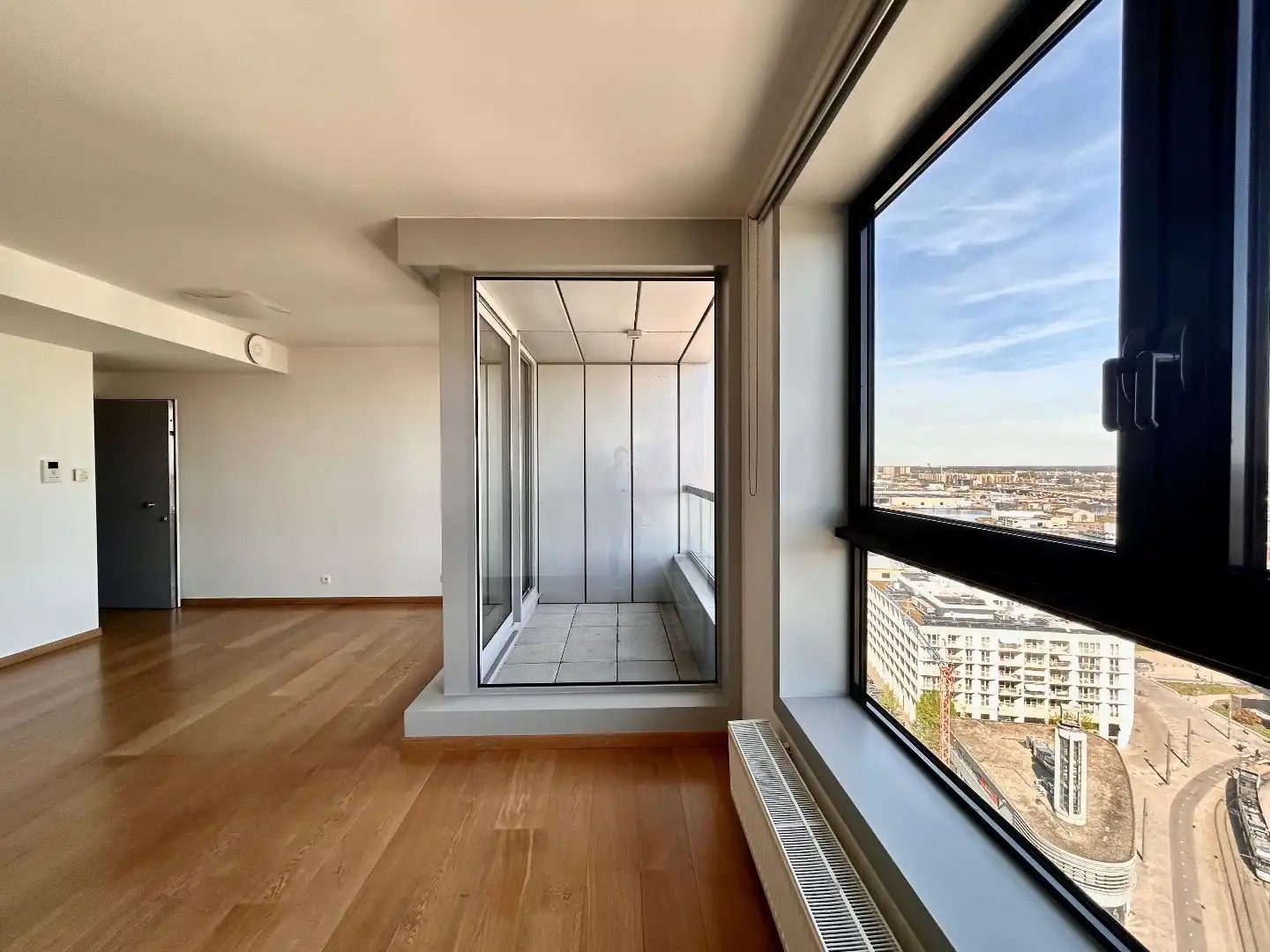 1 slpk appartement met terras op de 16de verdieping foto 3