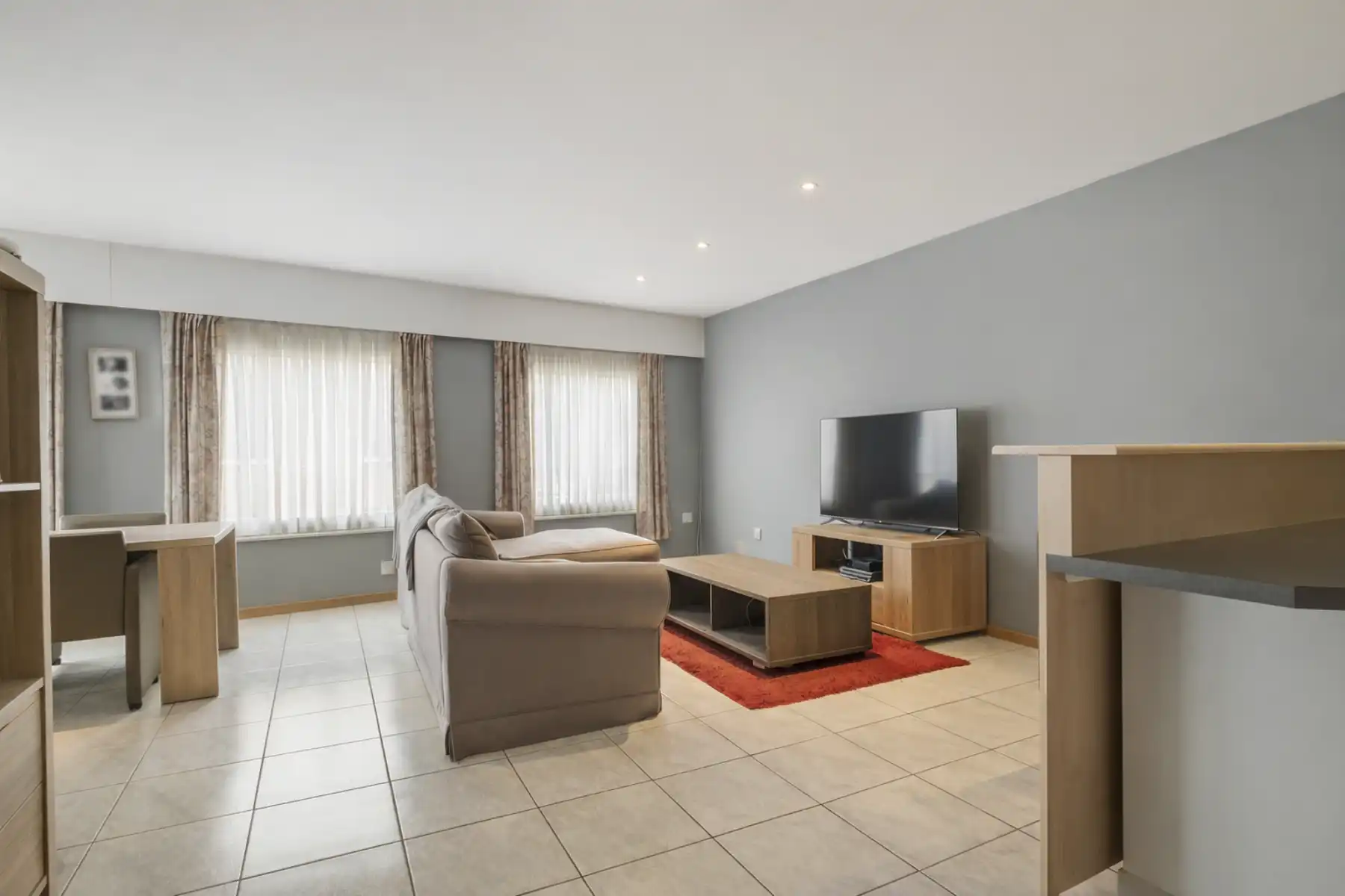 Ruim appartement rustig gelegen in Ruddervoorde Incl. garage foto 2