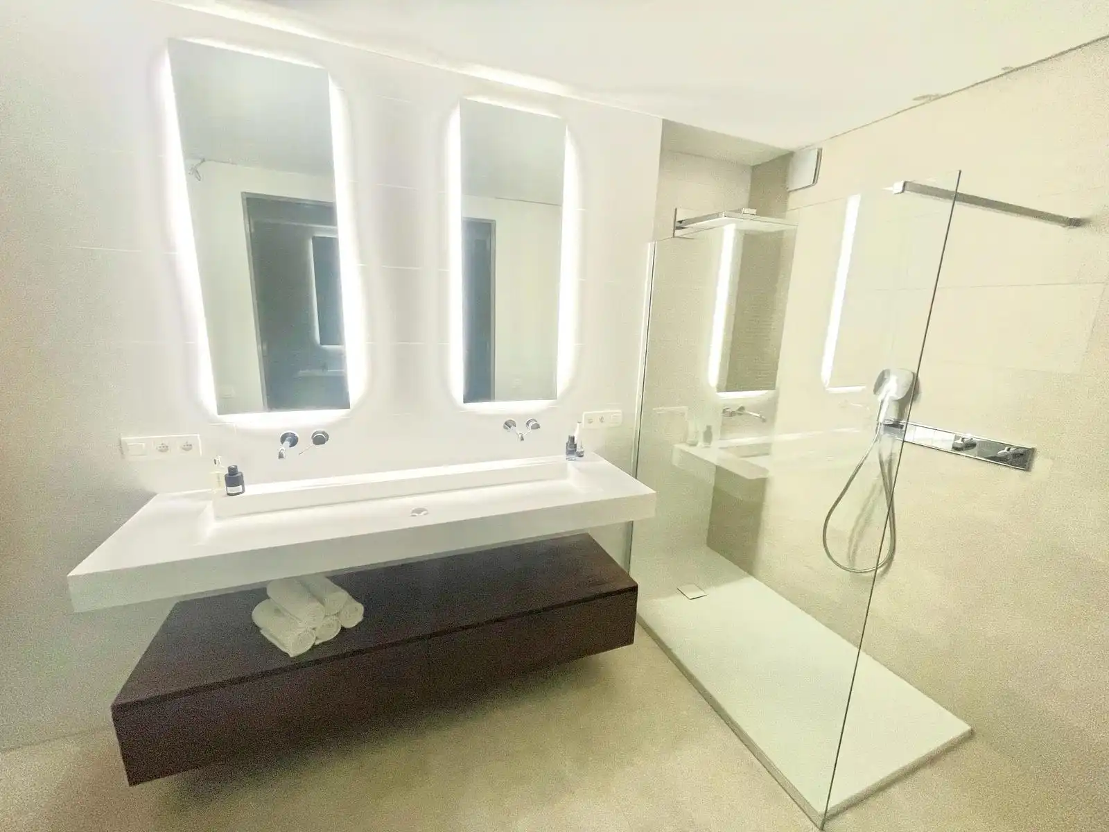 Villa met binnenzwembad en COMPLETE wellness op ca 2590m² foto 37