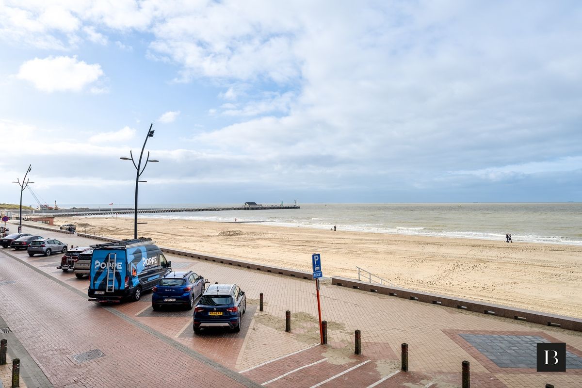 Instapklaar appartement met 2 slaapkamers op de zeedijk foto 4