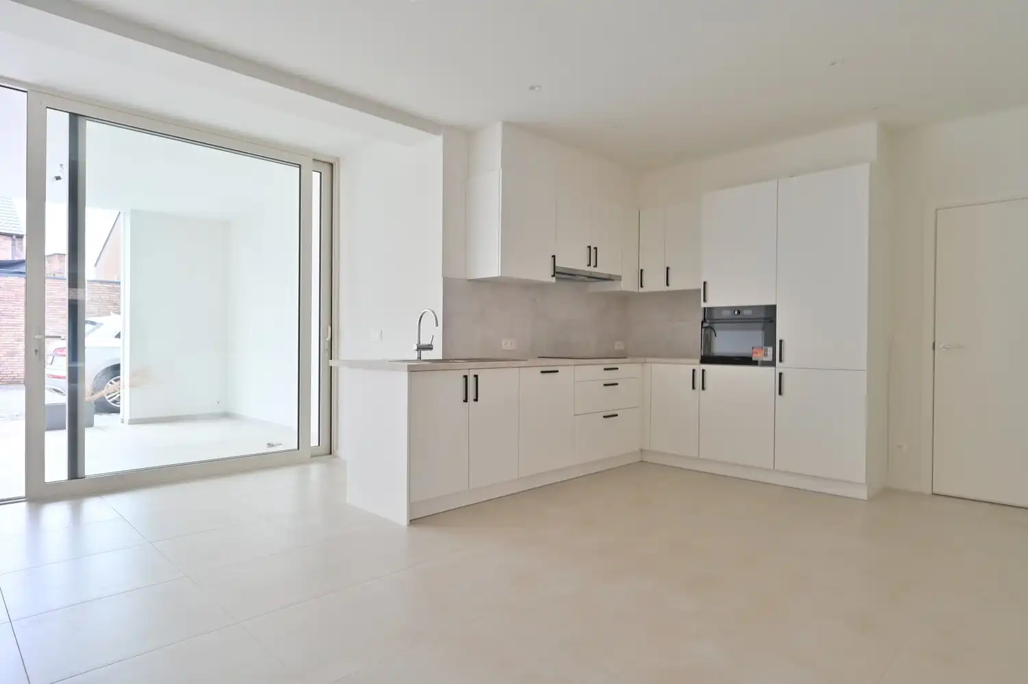 Nieuw appartement van ± 130 m² met 2 slaapkamer in bestaande residentie, gelegen in het historische centrum van Maaseik foto 3