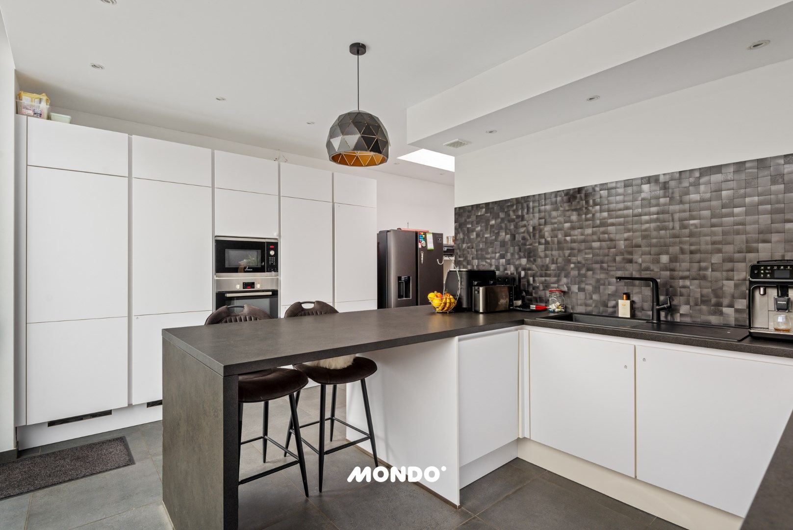 Gerenoveerde woning met 3 slaapkamers! foto 9