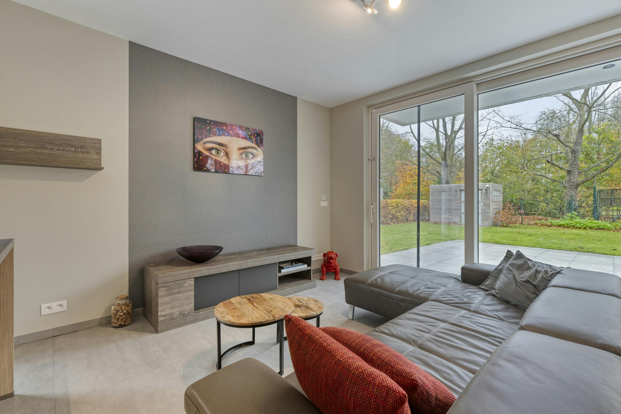 Uniek appartement met 2 slaapkamers en garage te koop in Eeklo foto 5